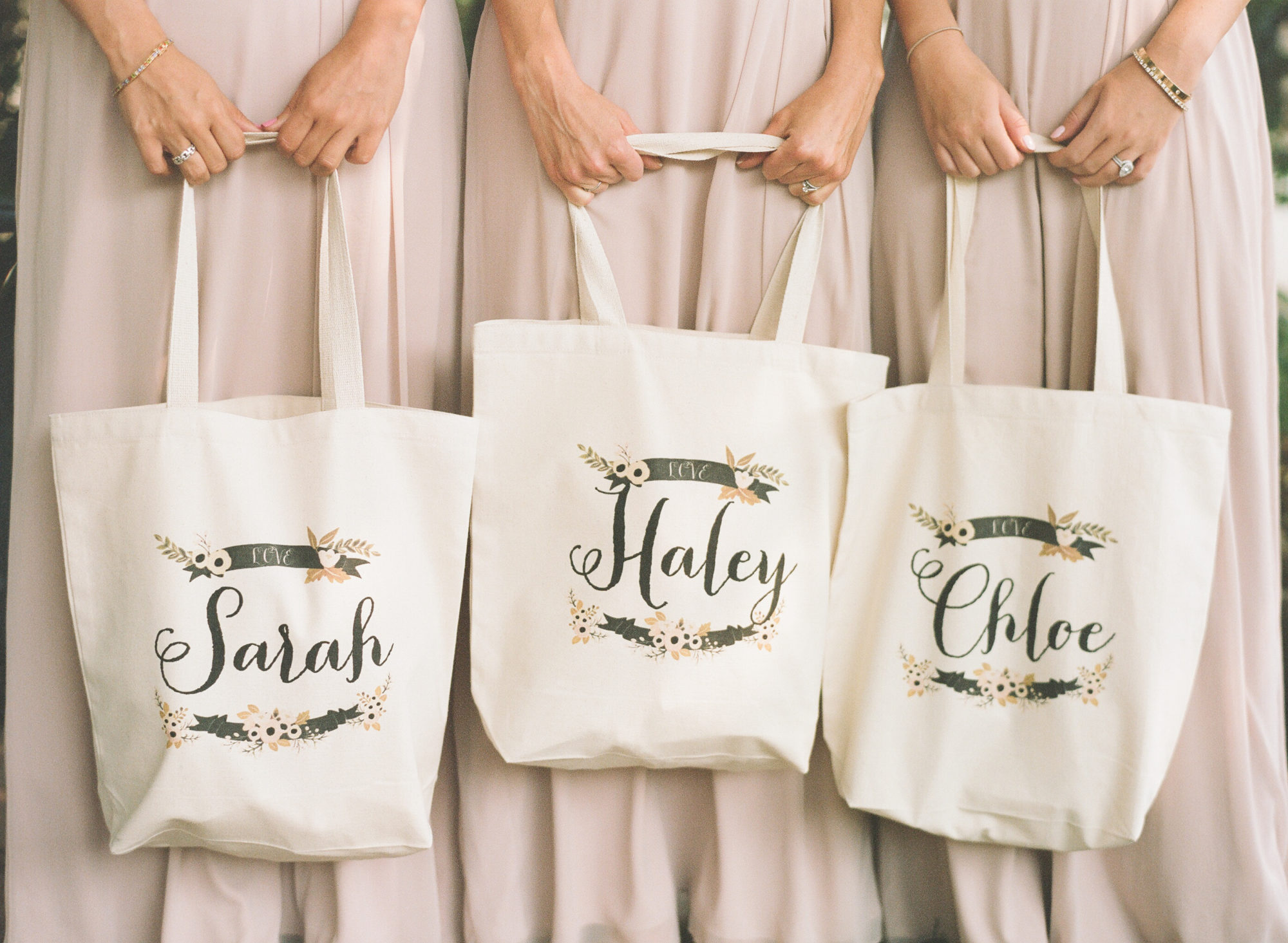 Location: Knob Hill Inn Sun Valley  ||  Planner: Heather Minor Events  ||  Photography: Raya Carlisle  ||  Invitations: Wide Eyes Paper Co.  ||  Rentals: That's Entertainment  ||  Flowers: Ketchum Flower Co.  ||  Cocktail, Camera & Popcorn Signage: City Bee Design  ||  Seating & Menu Signage: Moulage Collection  ||  His & Hers Chair Signs: Host & Toast  ||  Bridesmaid Bags: Wedding Chicks ||  Mr. & Mrs. B0x: Crystal Cove DS