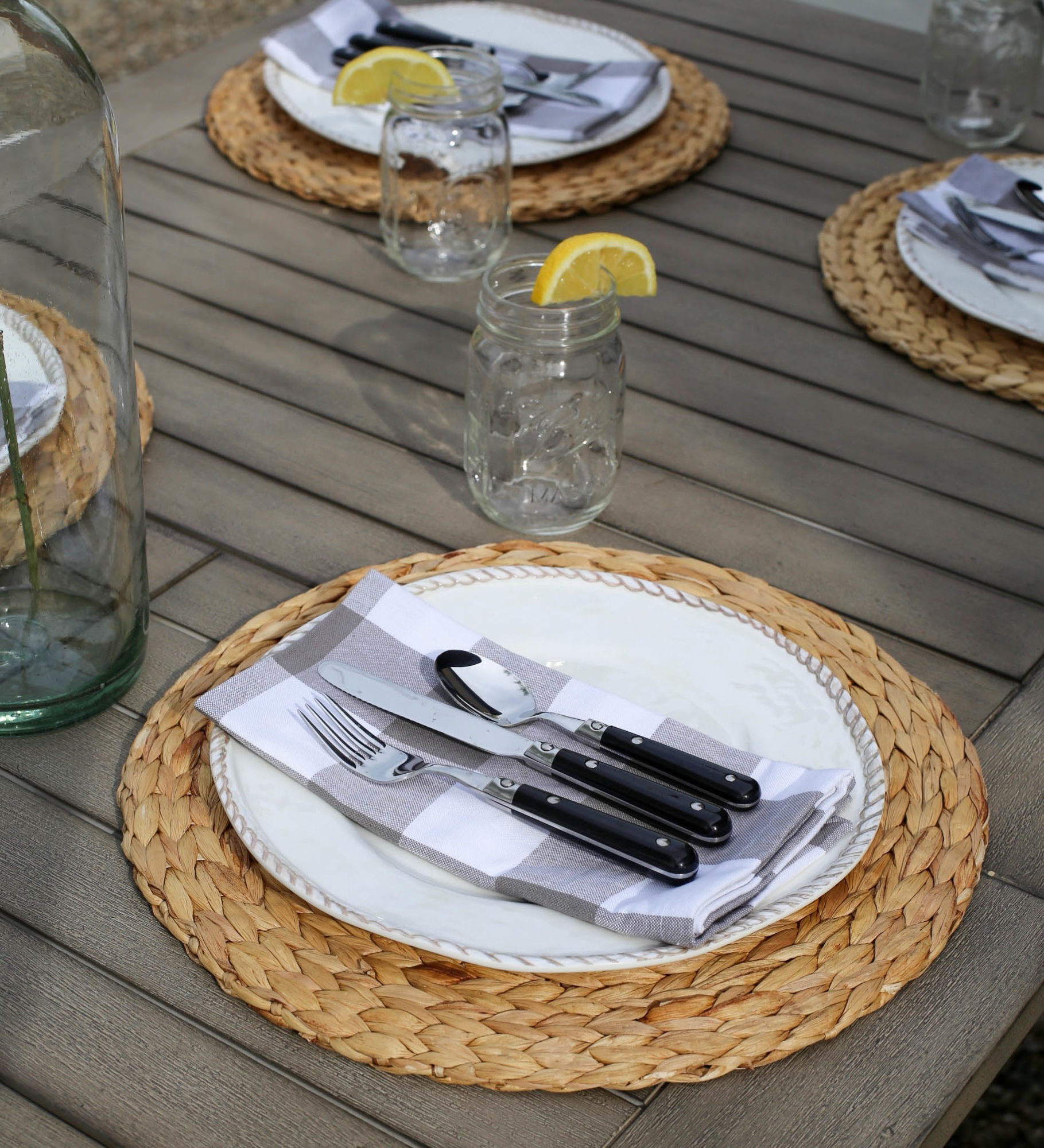 outdoor entertaining