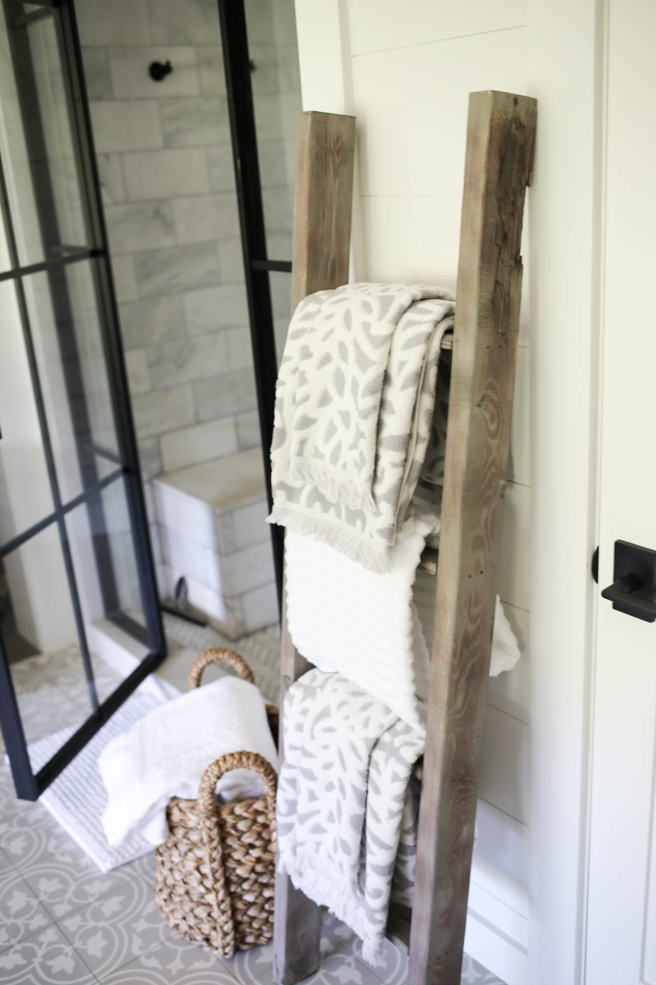 farmhouse bathroom