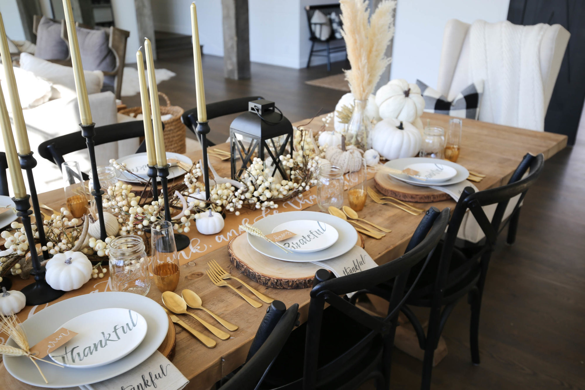 thanksgiving table