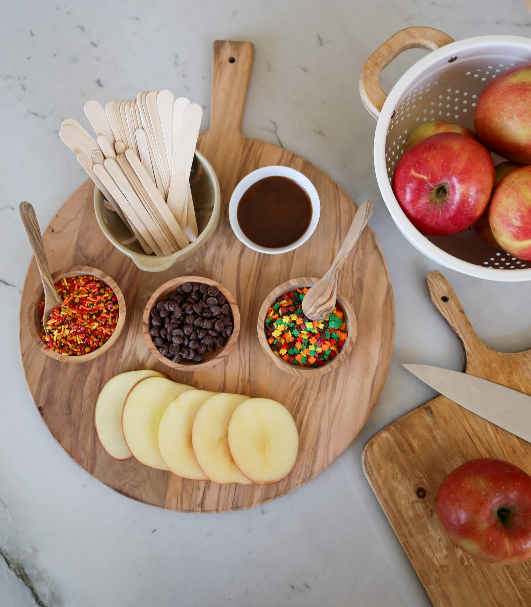 fall chocolate caramel apple slices