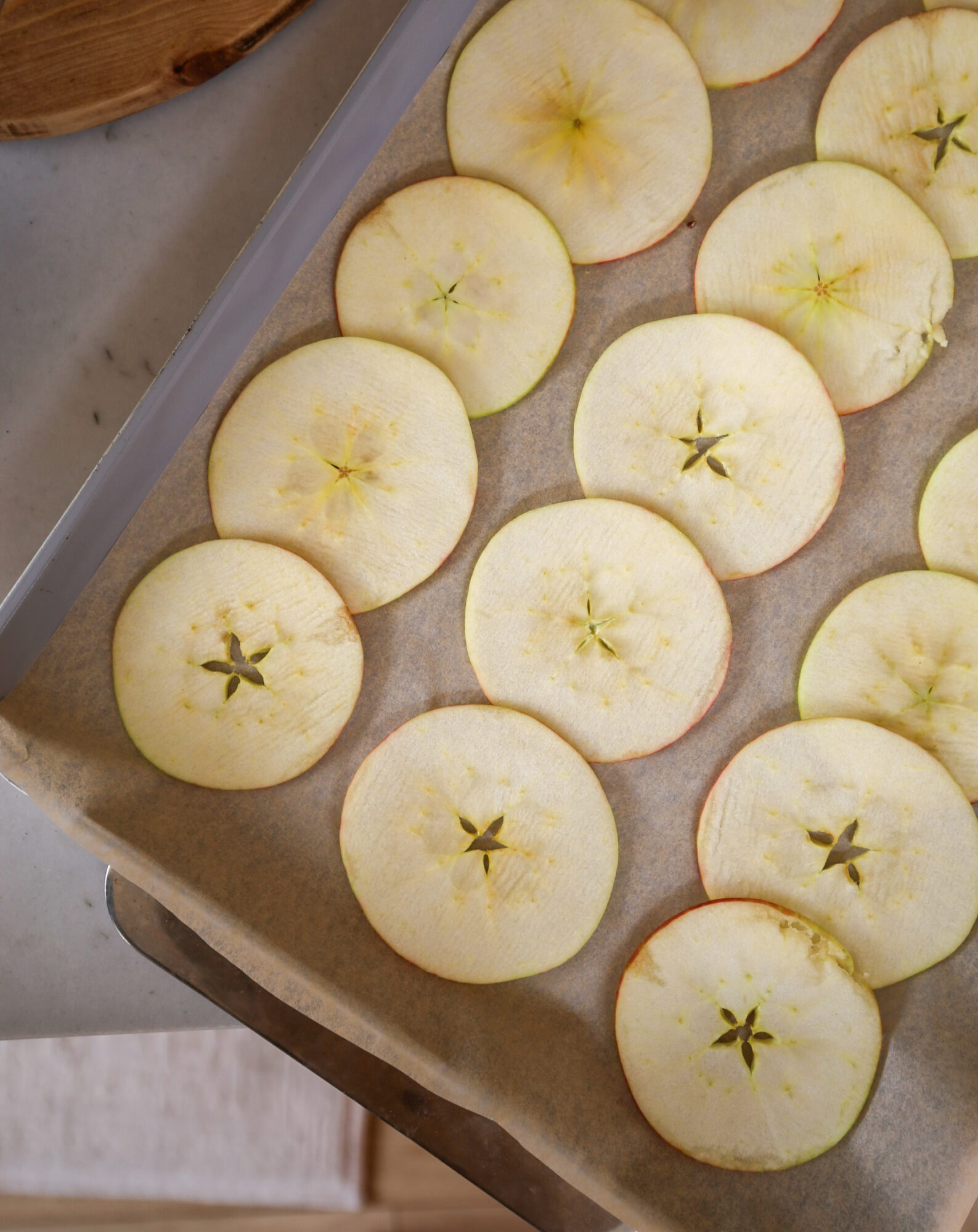baked apple chips