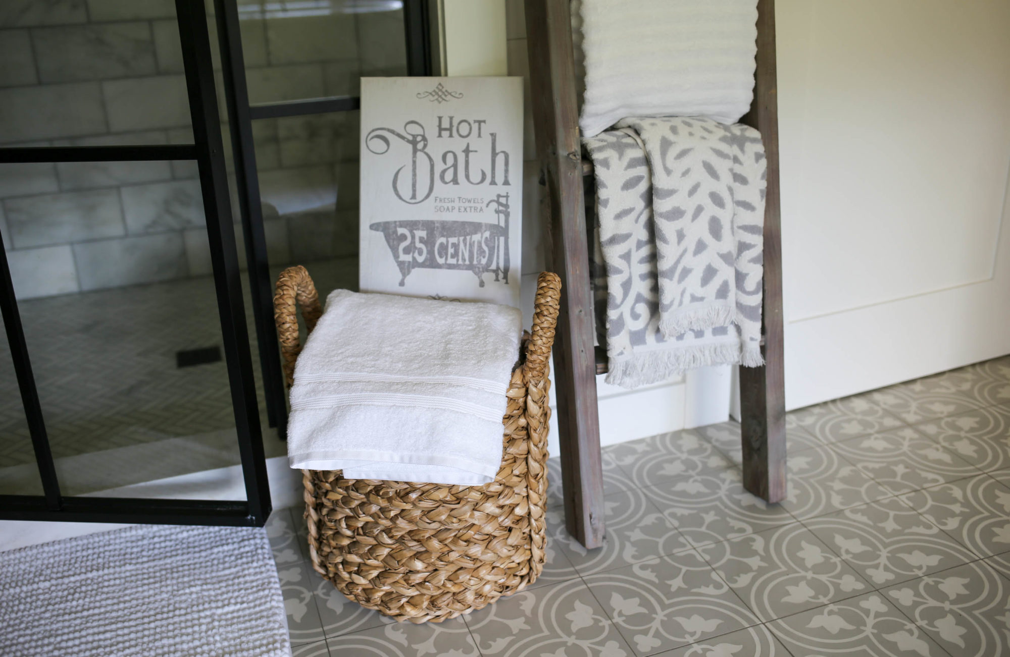 farmhouse bathroom