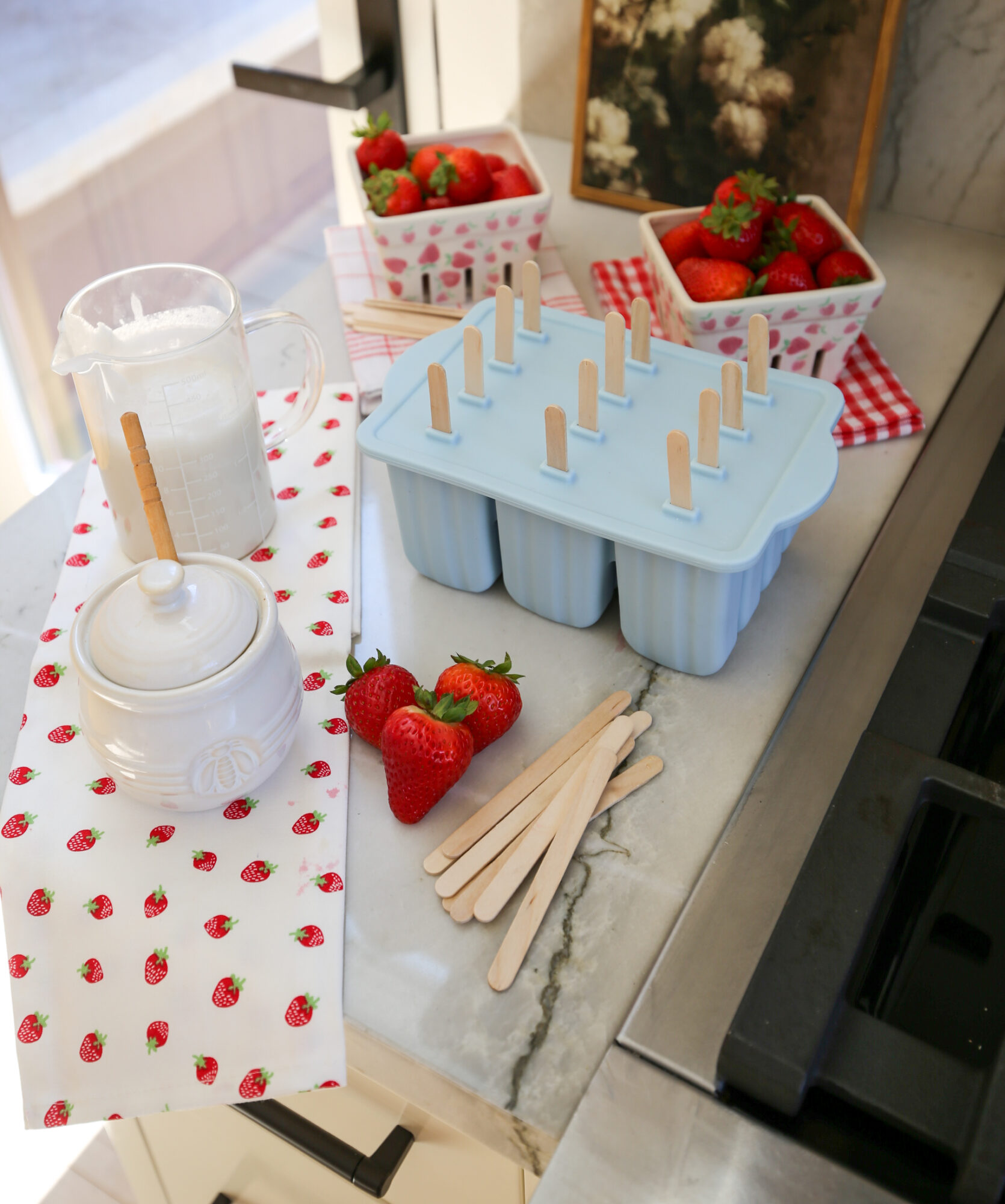 healthy strawberry popsicles