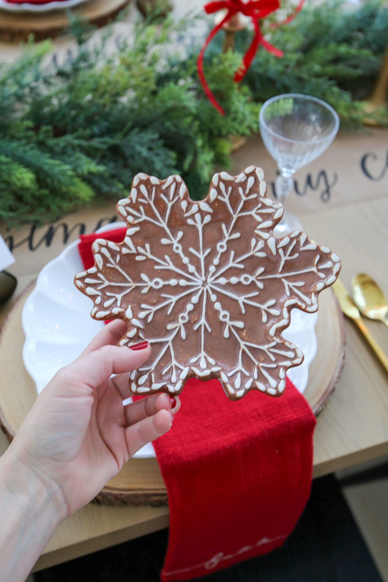 classic christmas tablescape