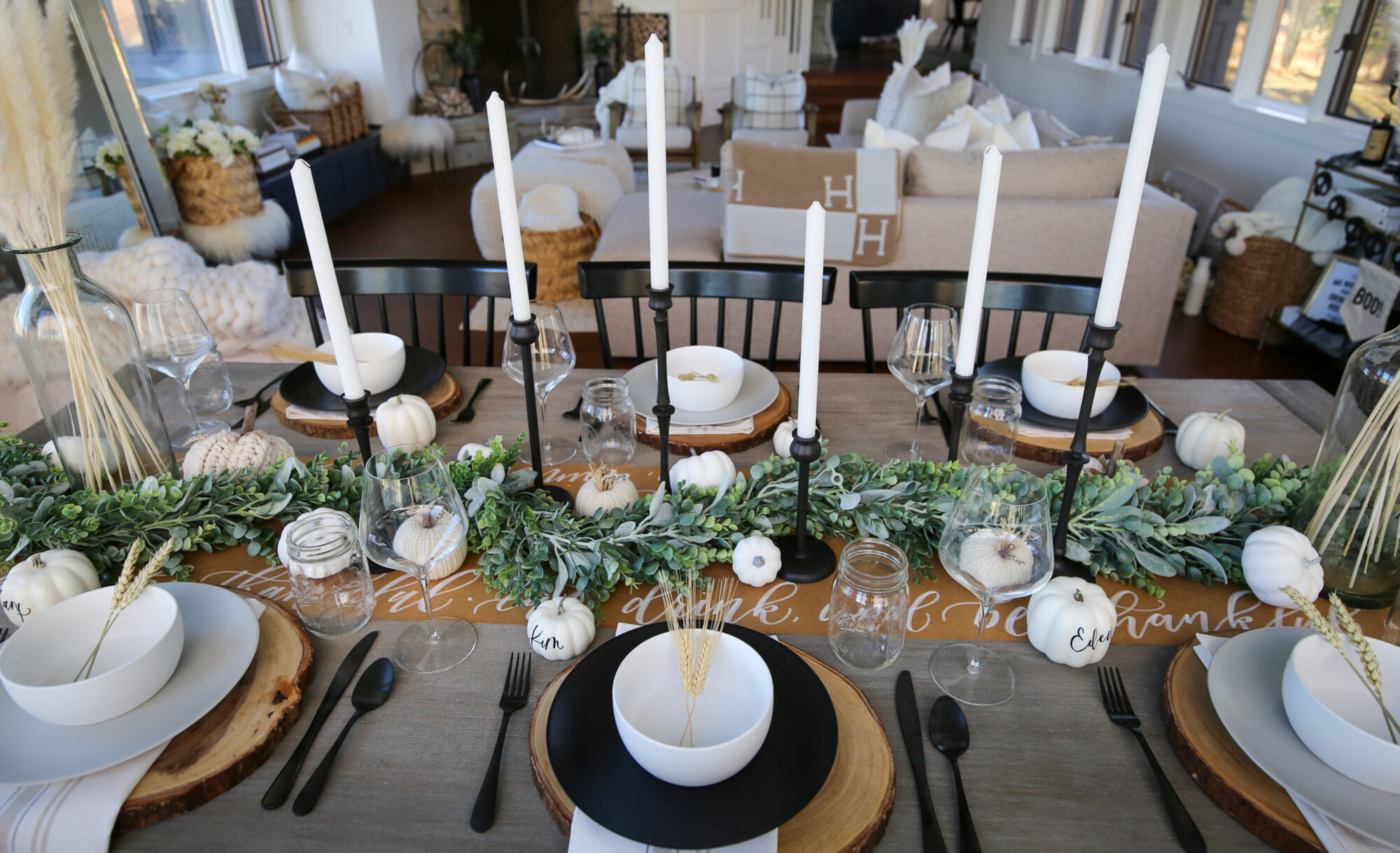thanksgiving table