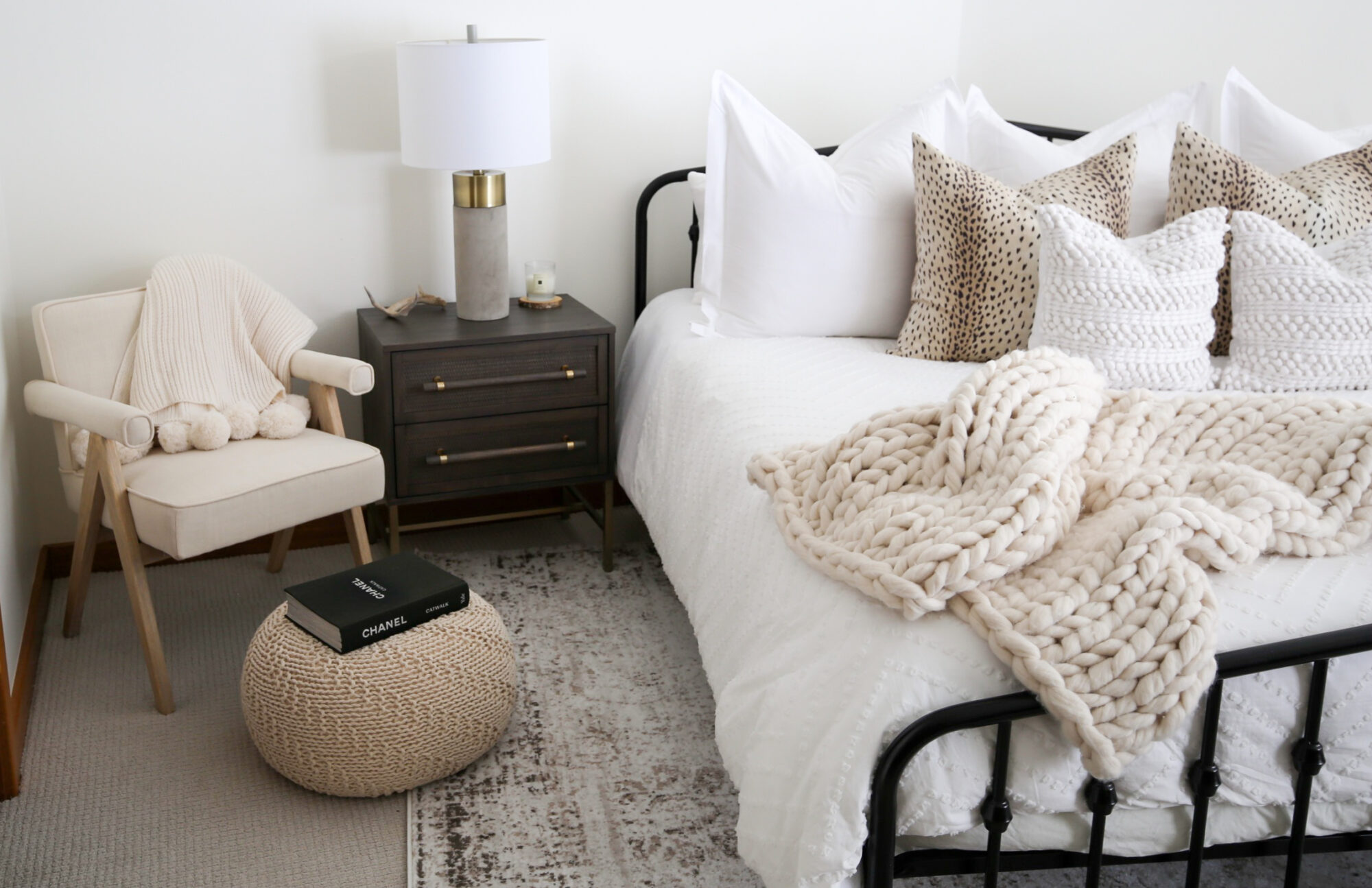 bedroom accent furniture