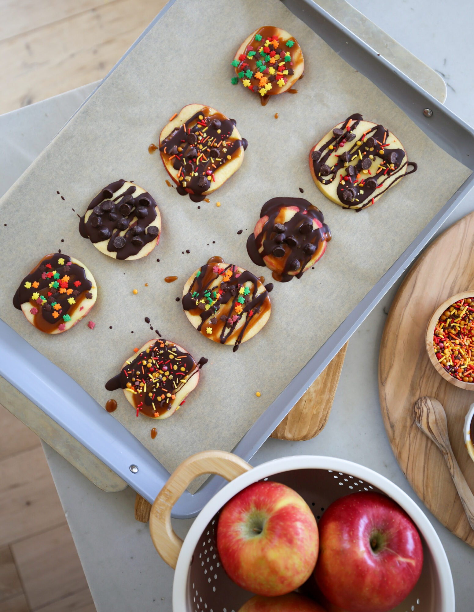 fall chocolate caramel apple slices
