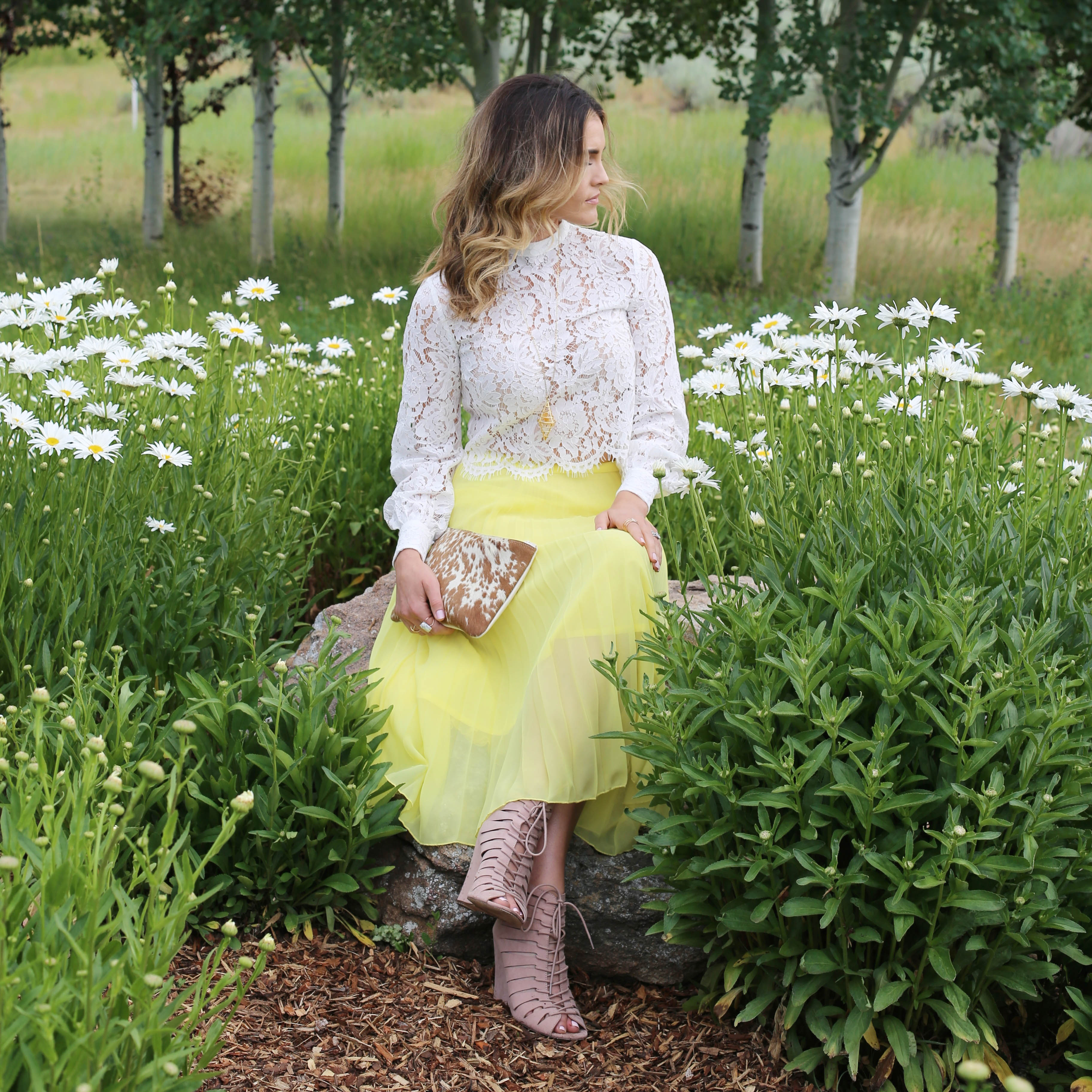 sv_daisies_yellow and lace styled by kasey