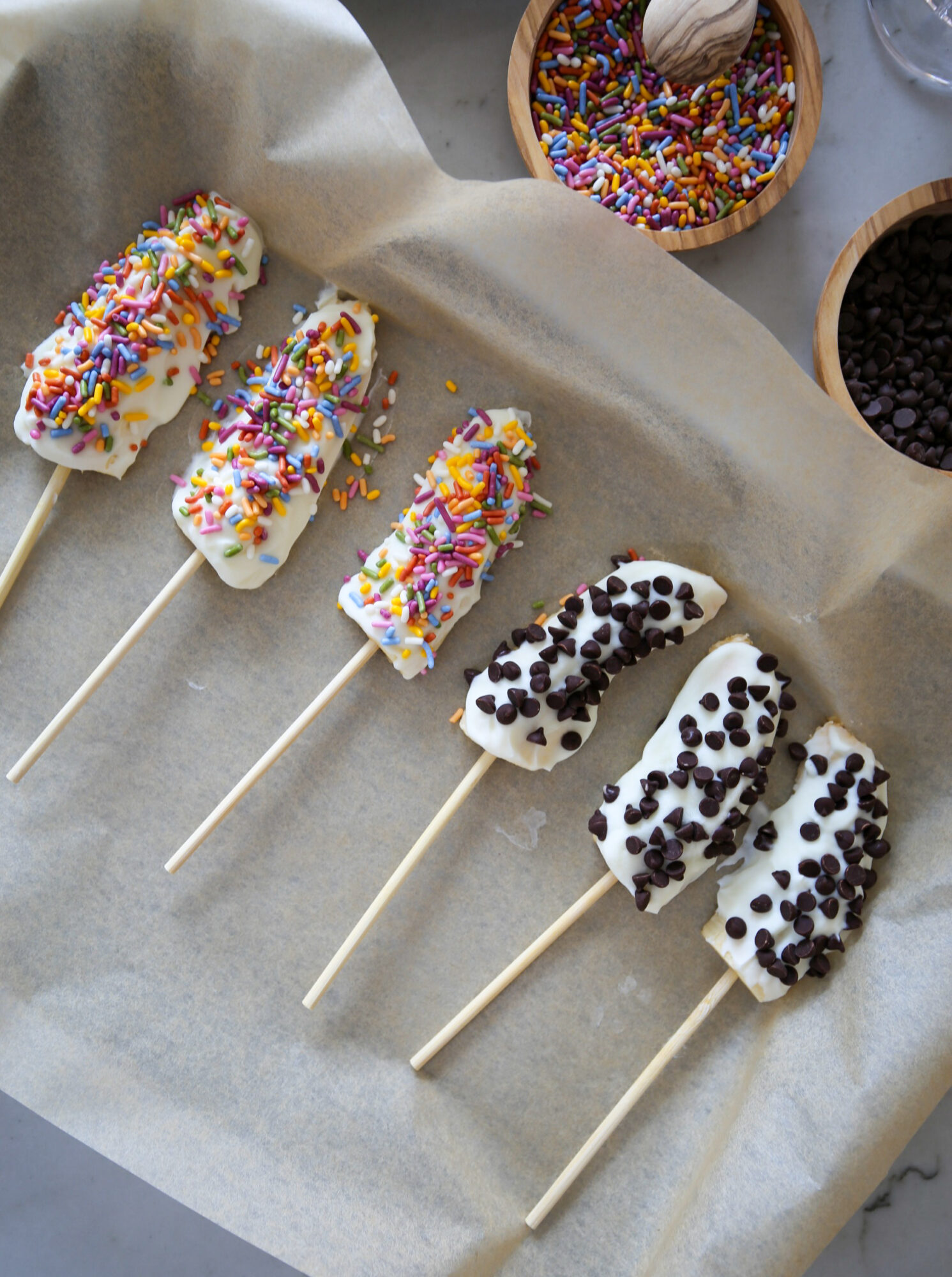 frozen banana yogurt pops
