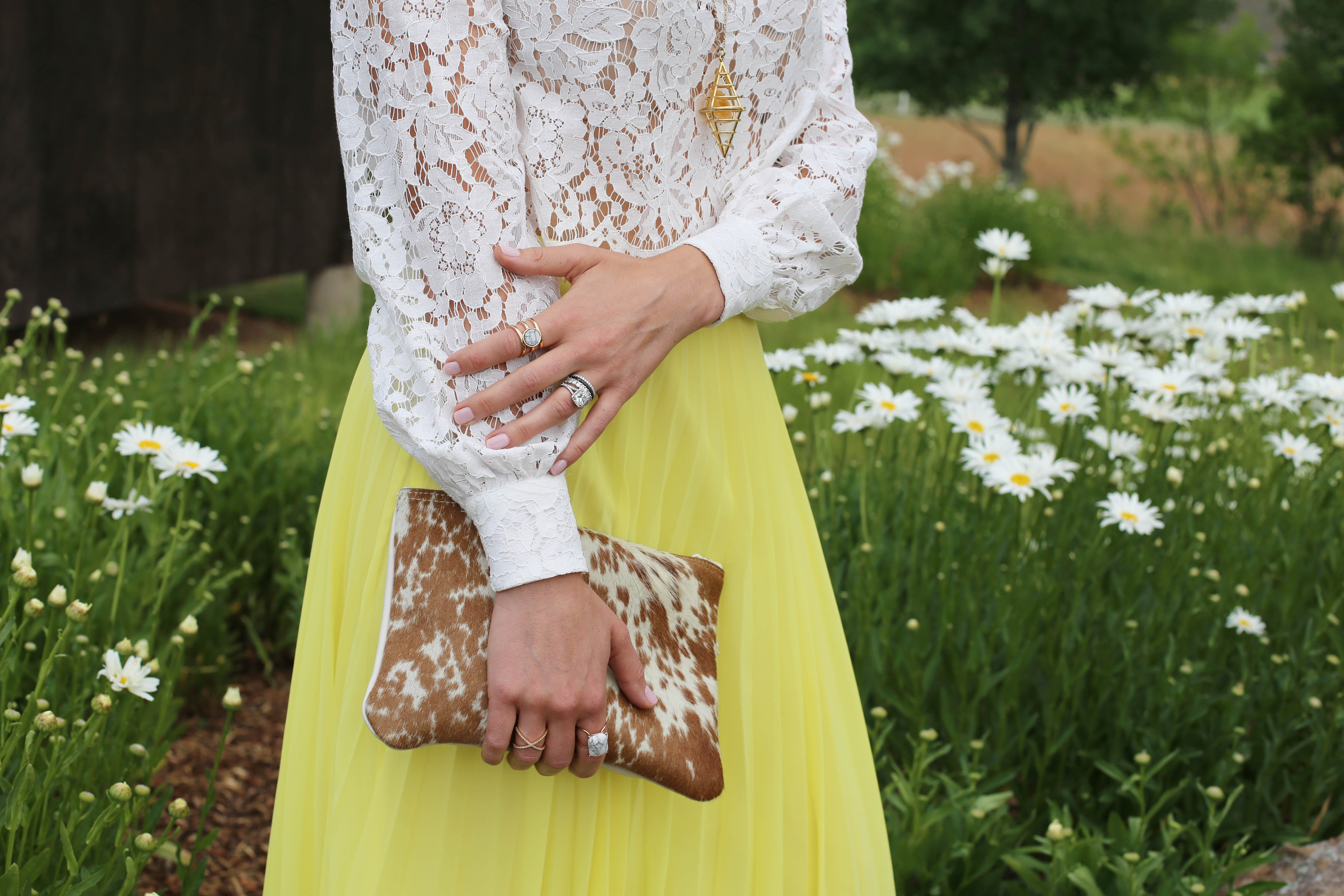 sv_daisies_yellow and lace styled by kasey