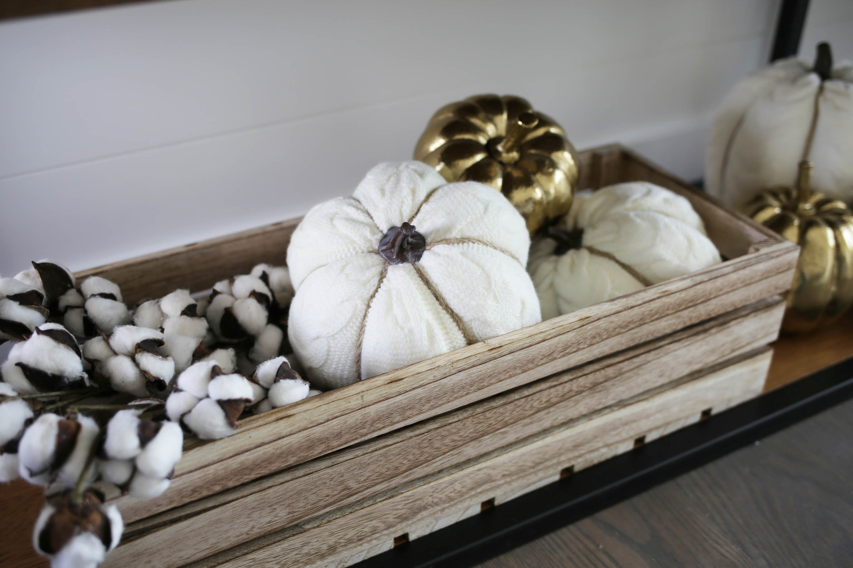 fall farmhouse entryway