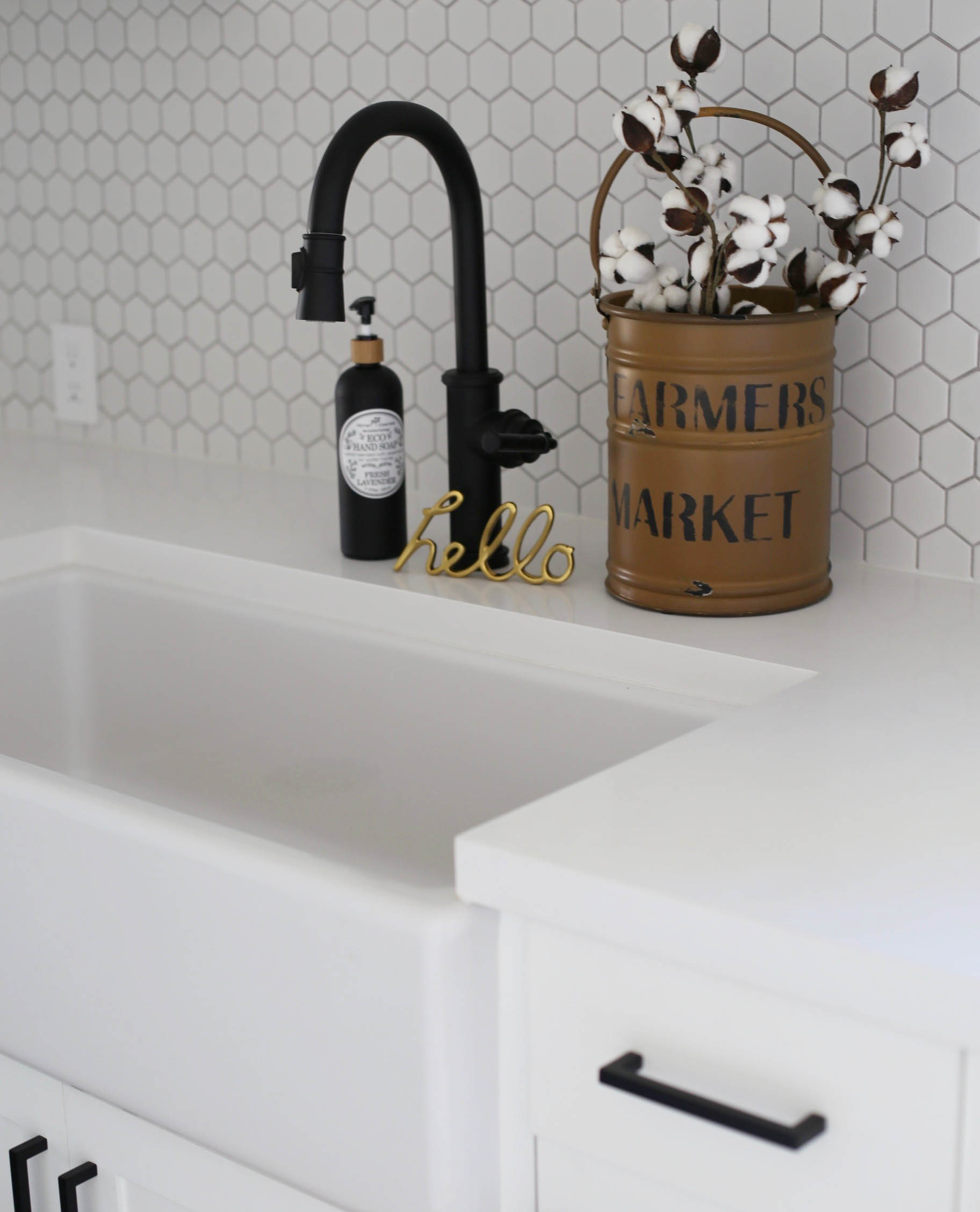 farmhouse mudroom