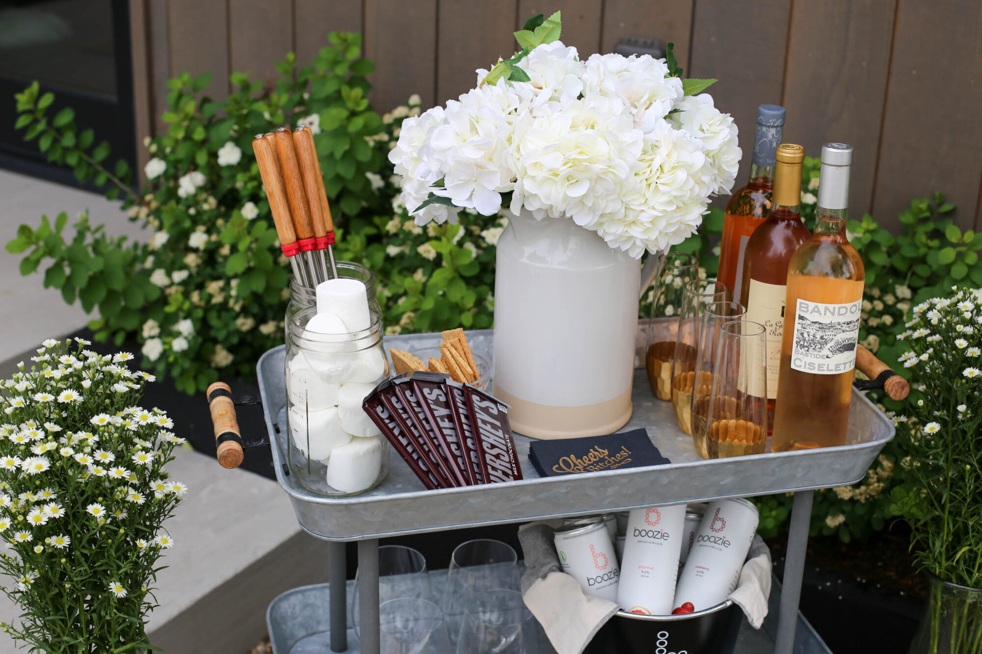 outdoor barcart