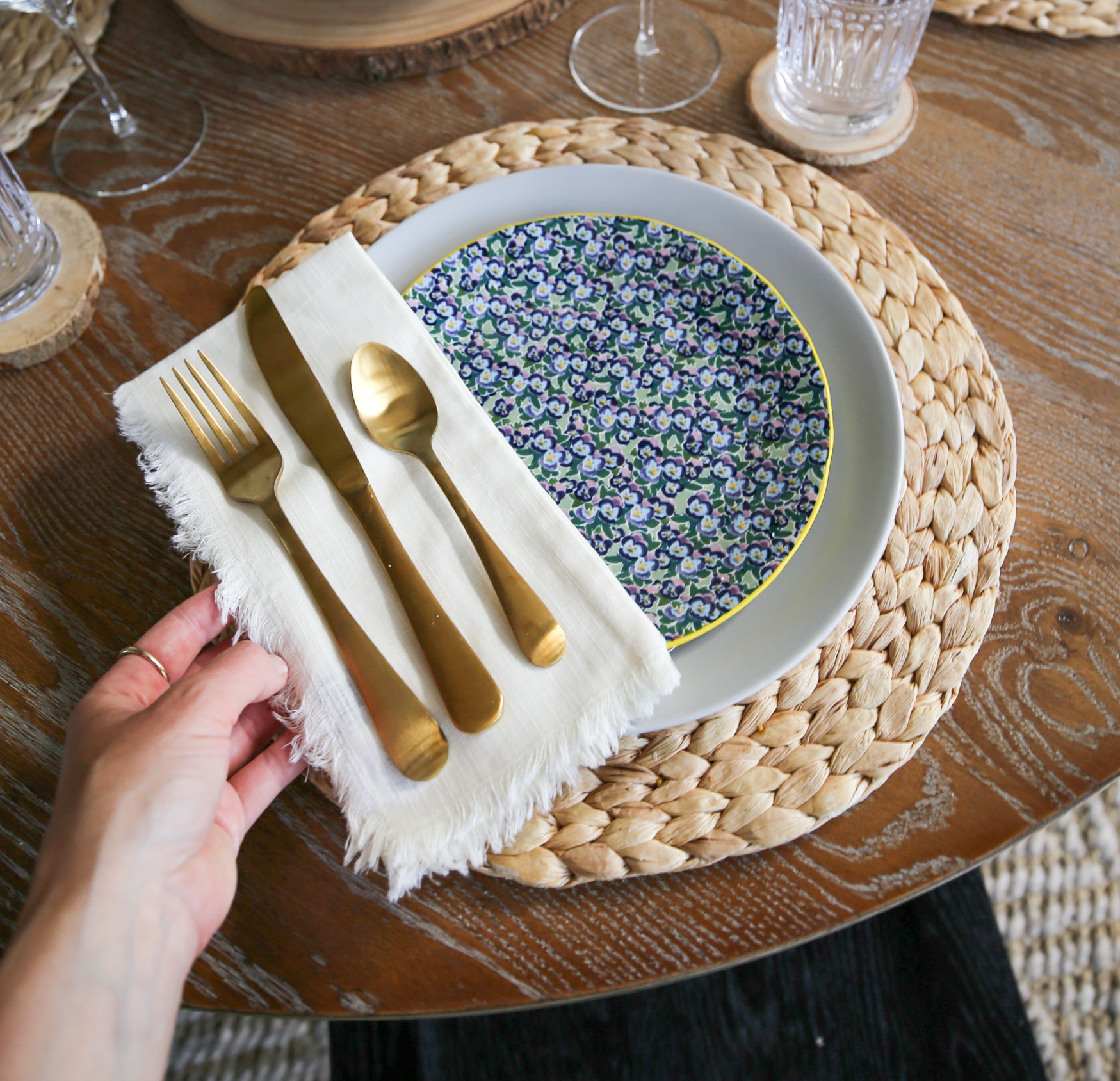 spring tablescape