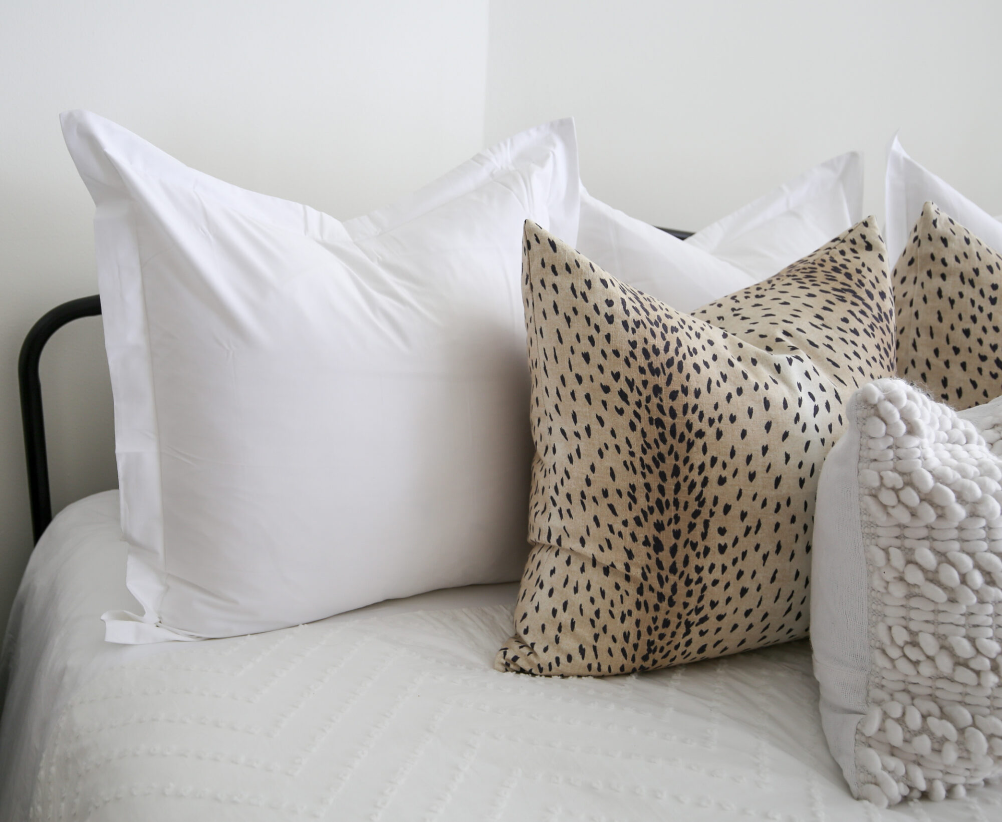 bedroom accent furniture