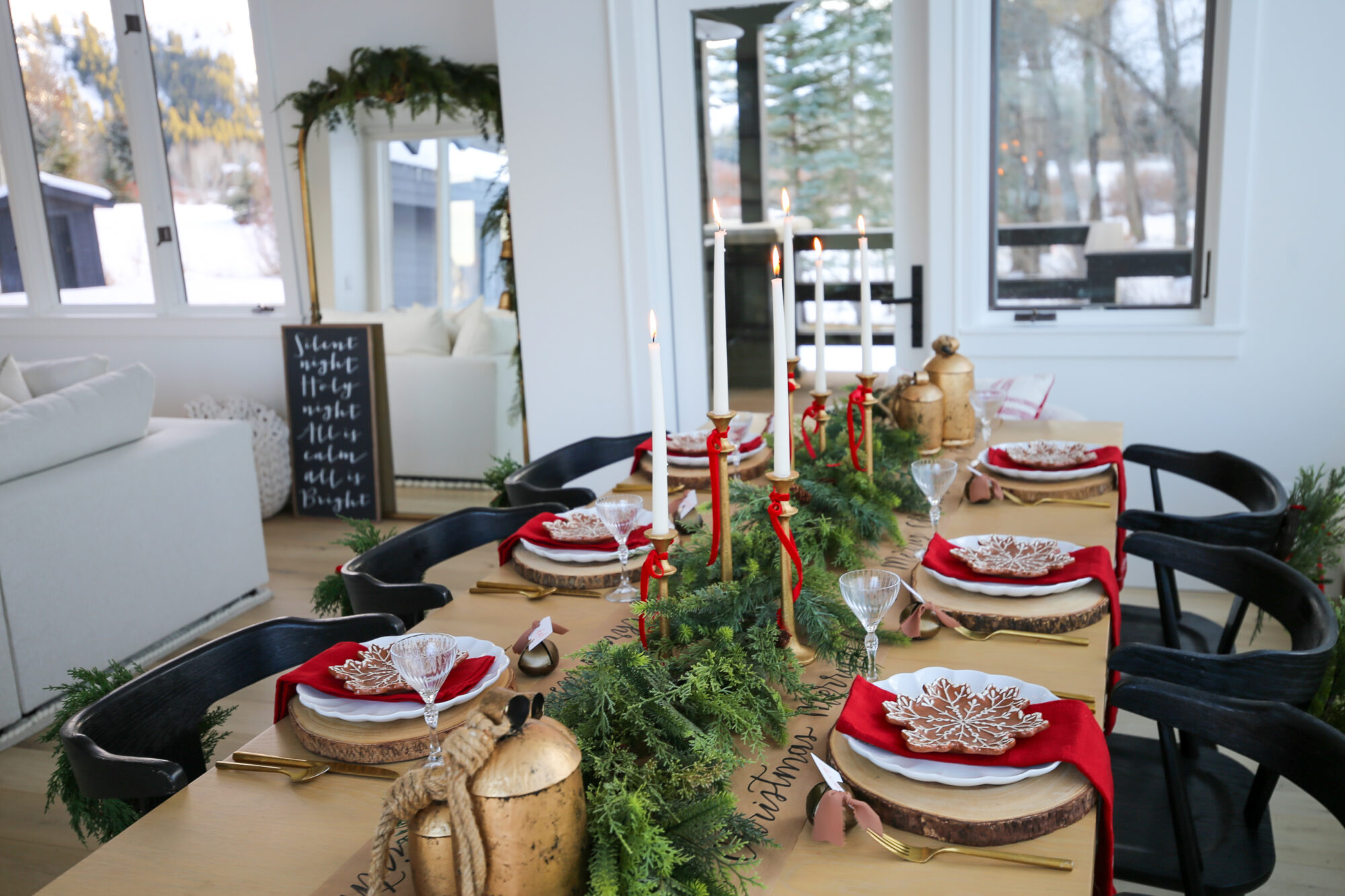 classic christmas tablescape