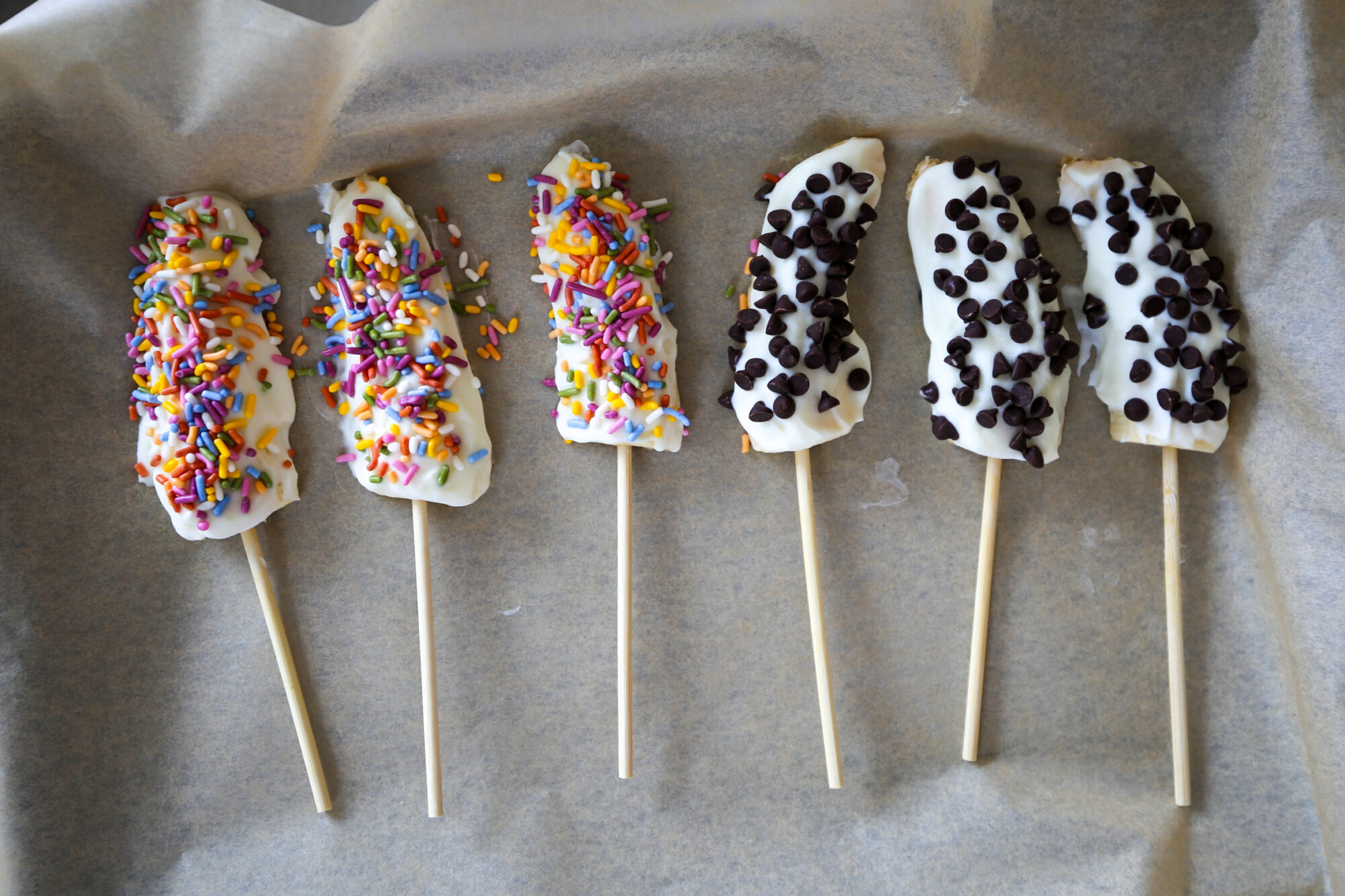 frozen banana yogurt pops