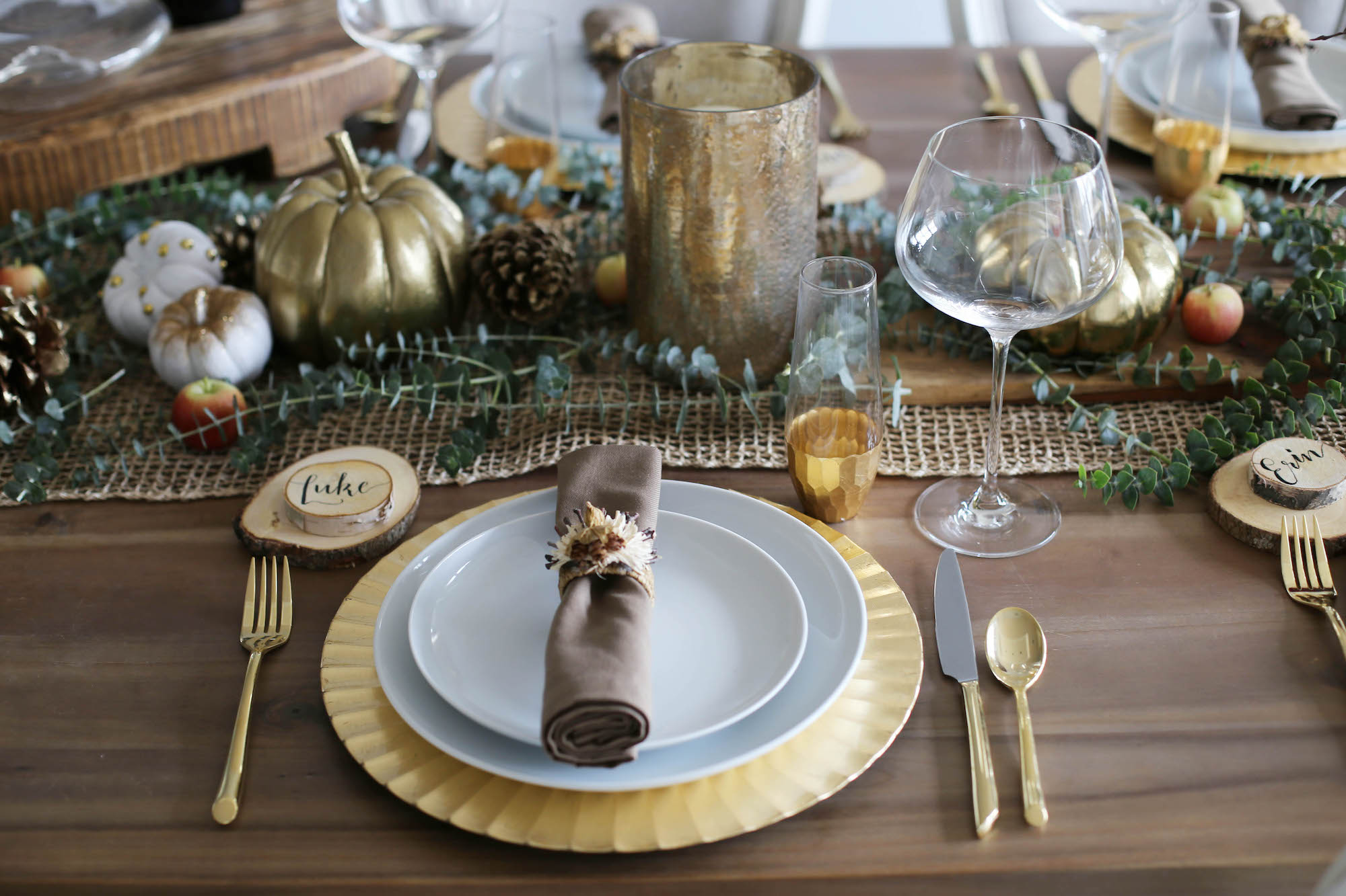 Thanksgiving table