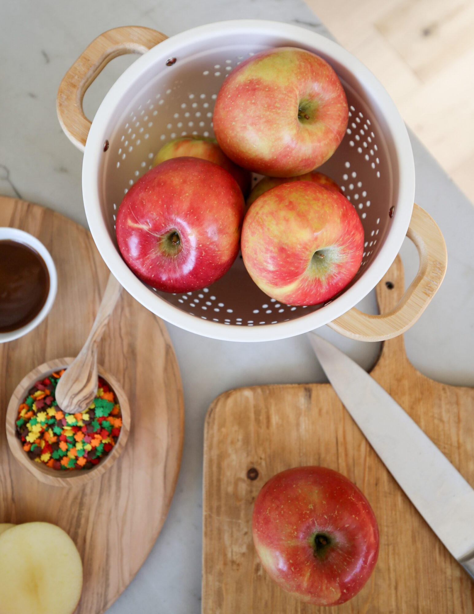 fall chocolate caramel apple slices