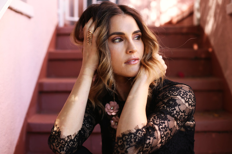 crop lace blush 