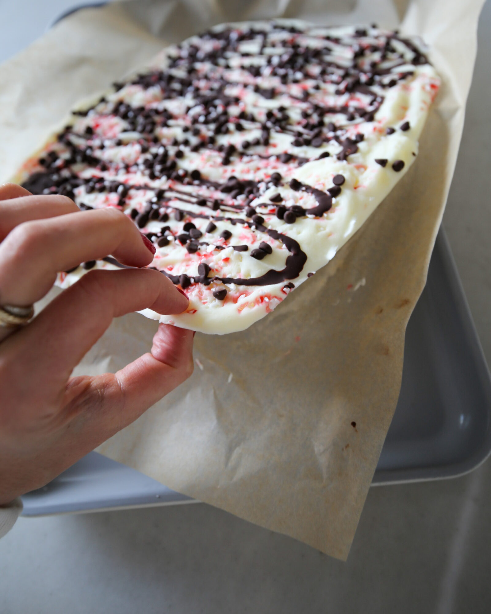Holiday yogurt peppermint bark