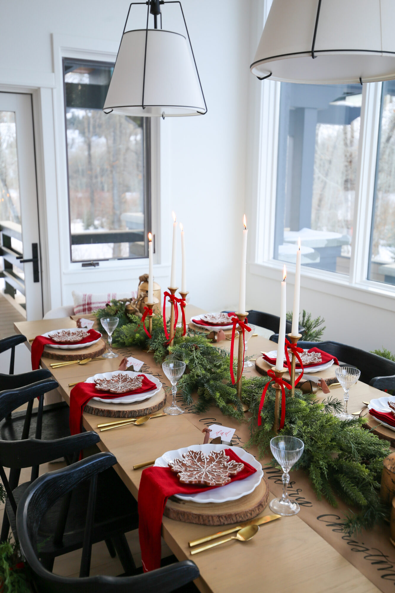 classic christmas tablescape