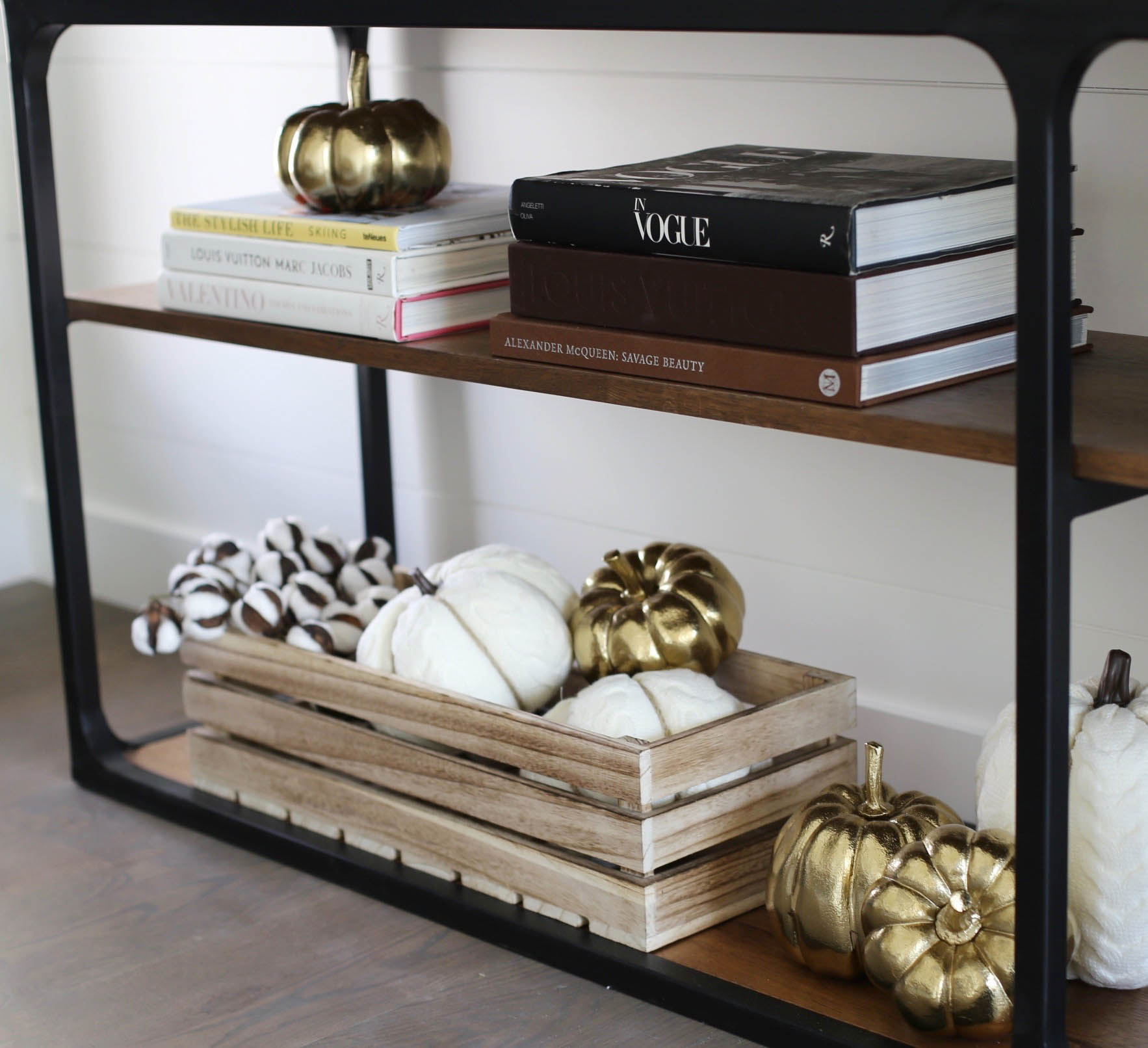 fall farmhouse entryway