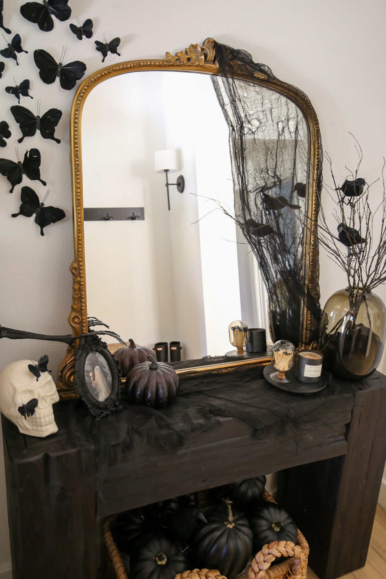 halloween console table styling