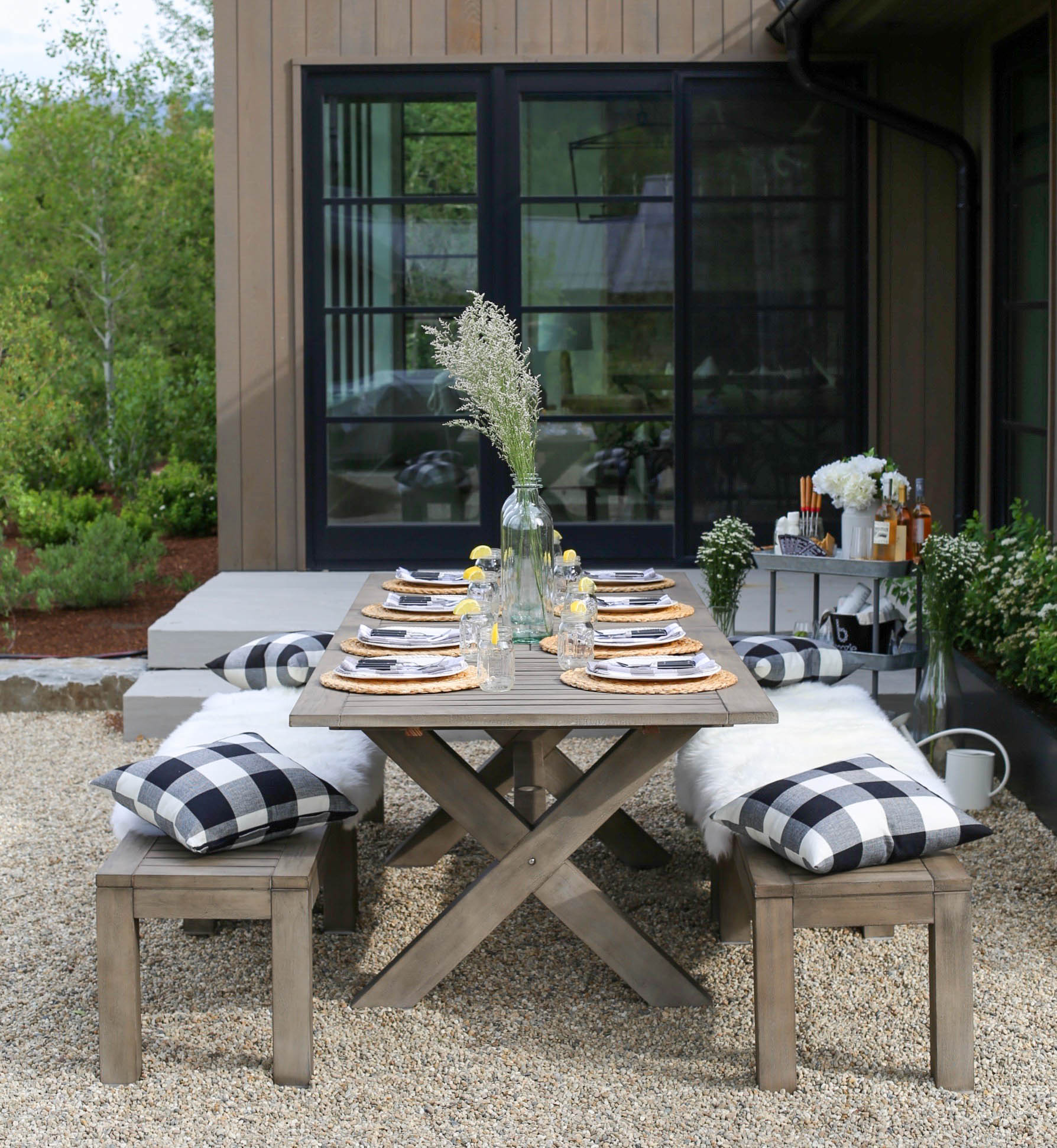 outdoor entertaining 