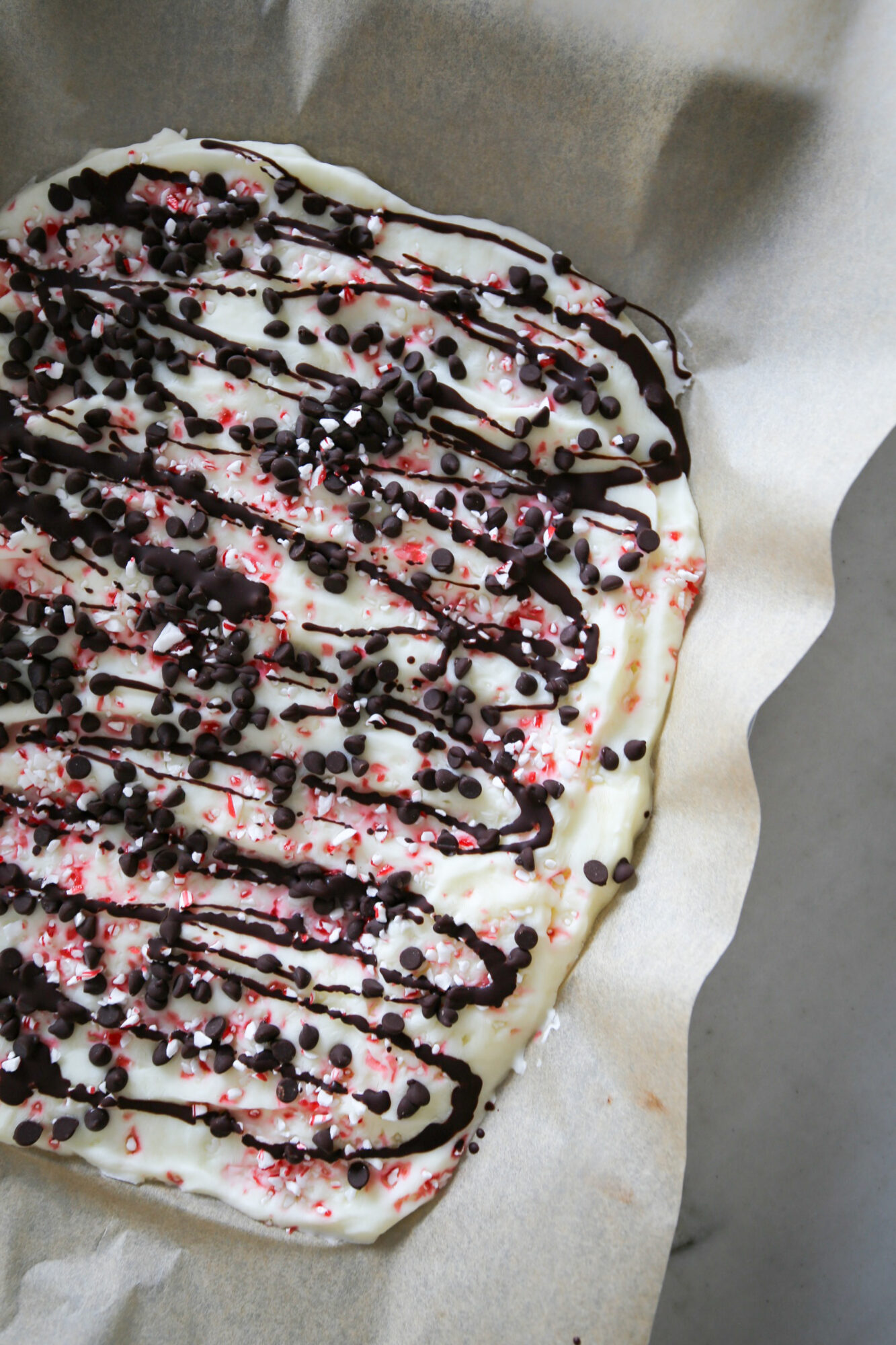 Holiday yogurt peppermint bark