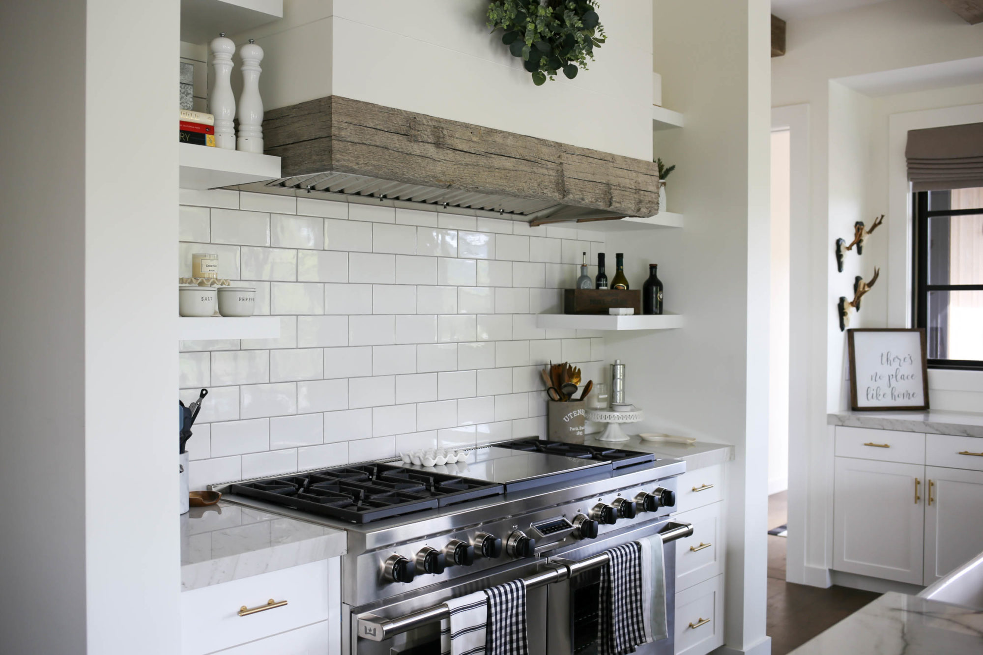 farmhouse kitchen deocr