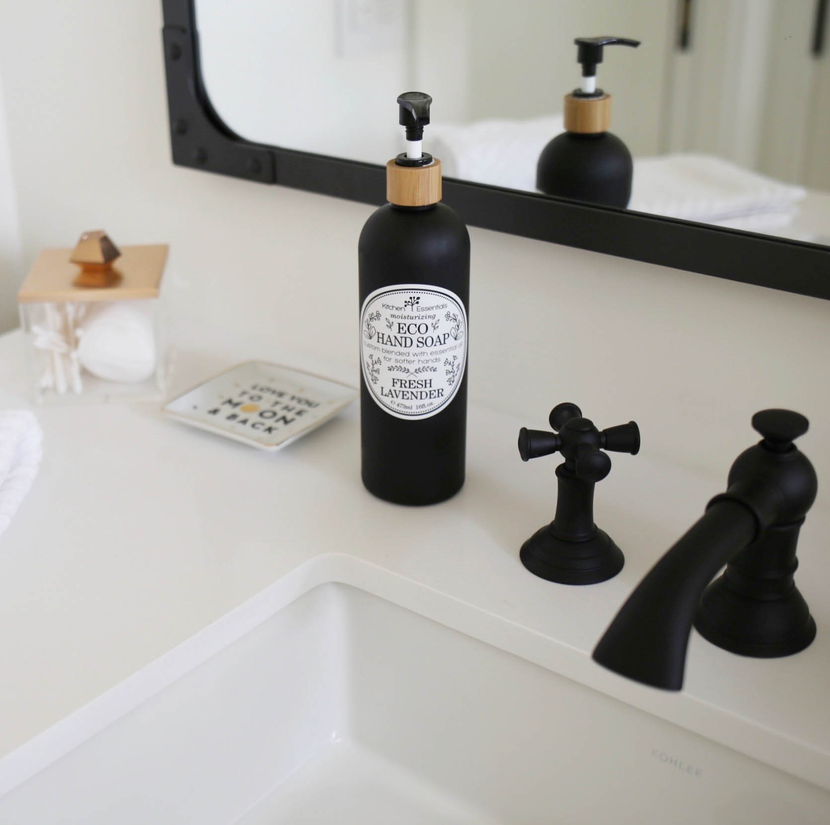 black and white farmhouse bathroom