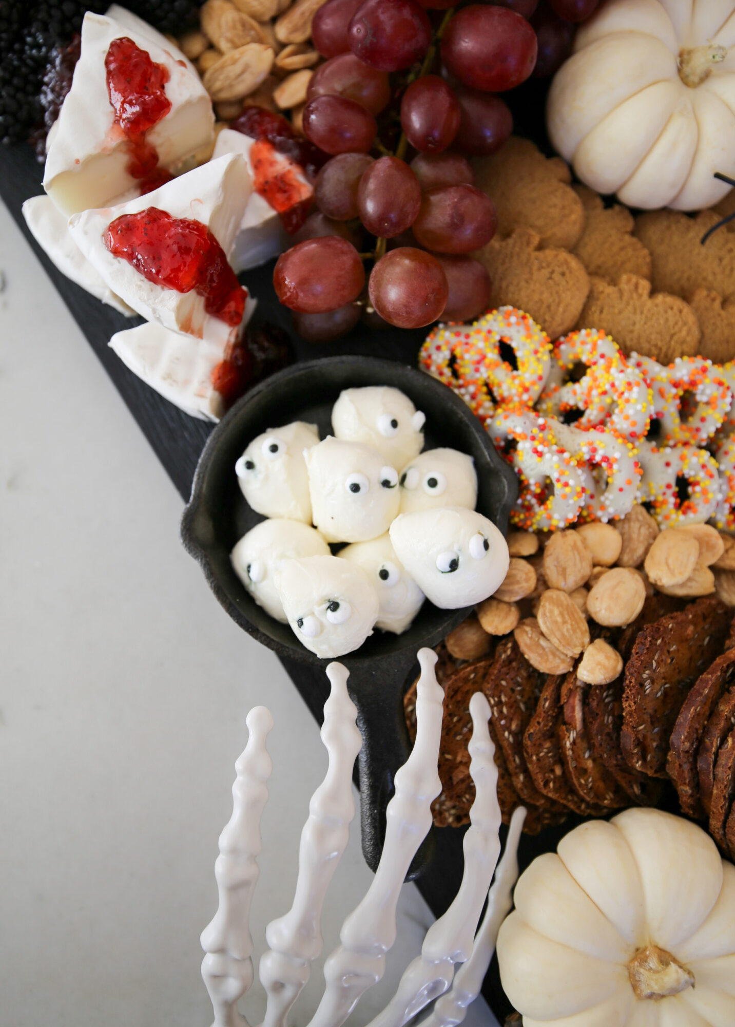 halloween charbooterie board