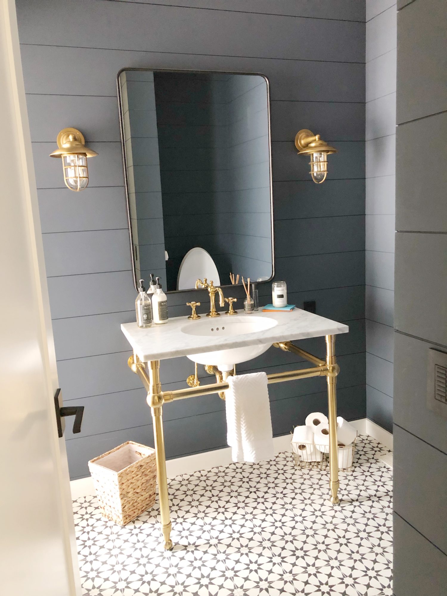 modern farmhouse paint colors