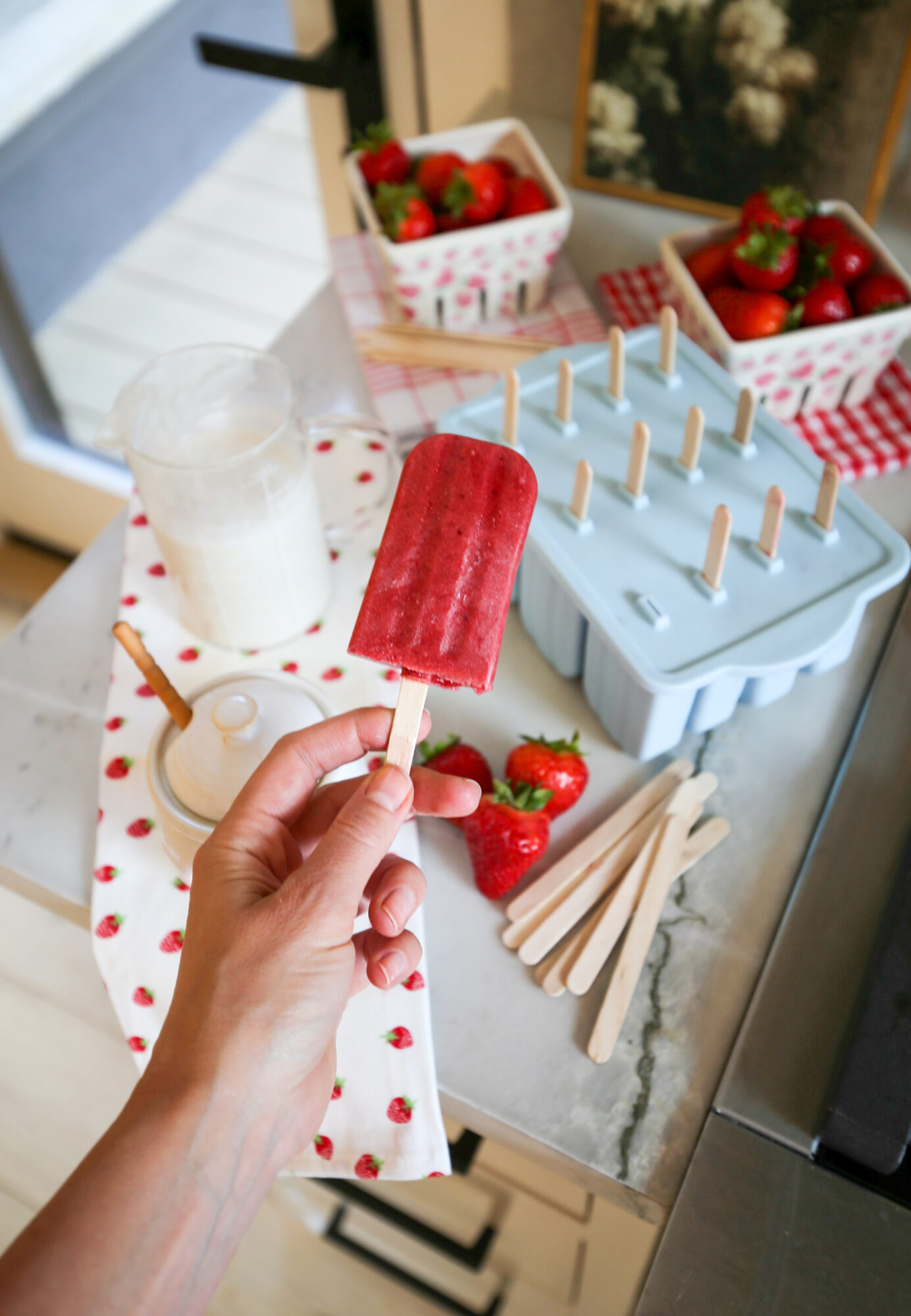 healthy strawberry popsicles