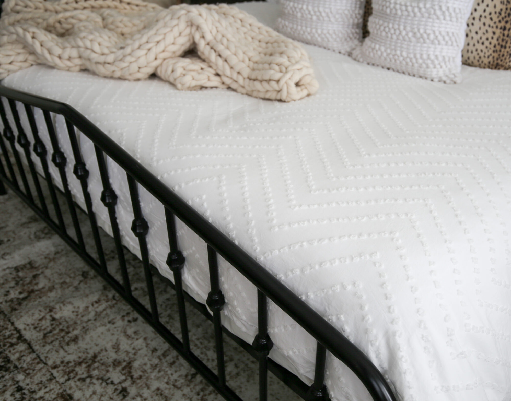 bedroom accent furniture