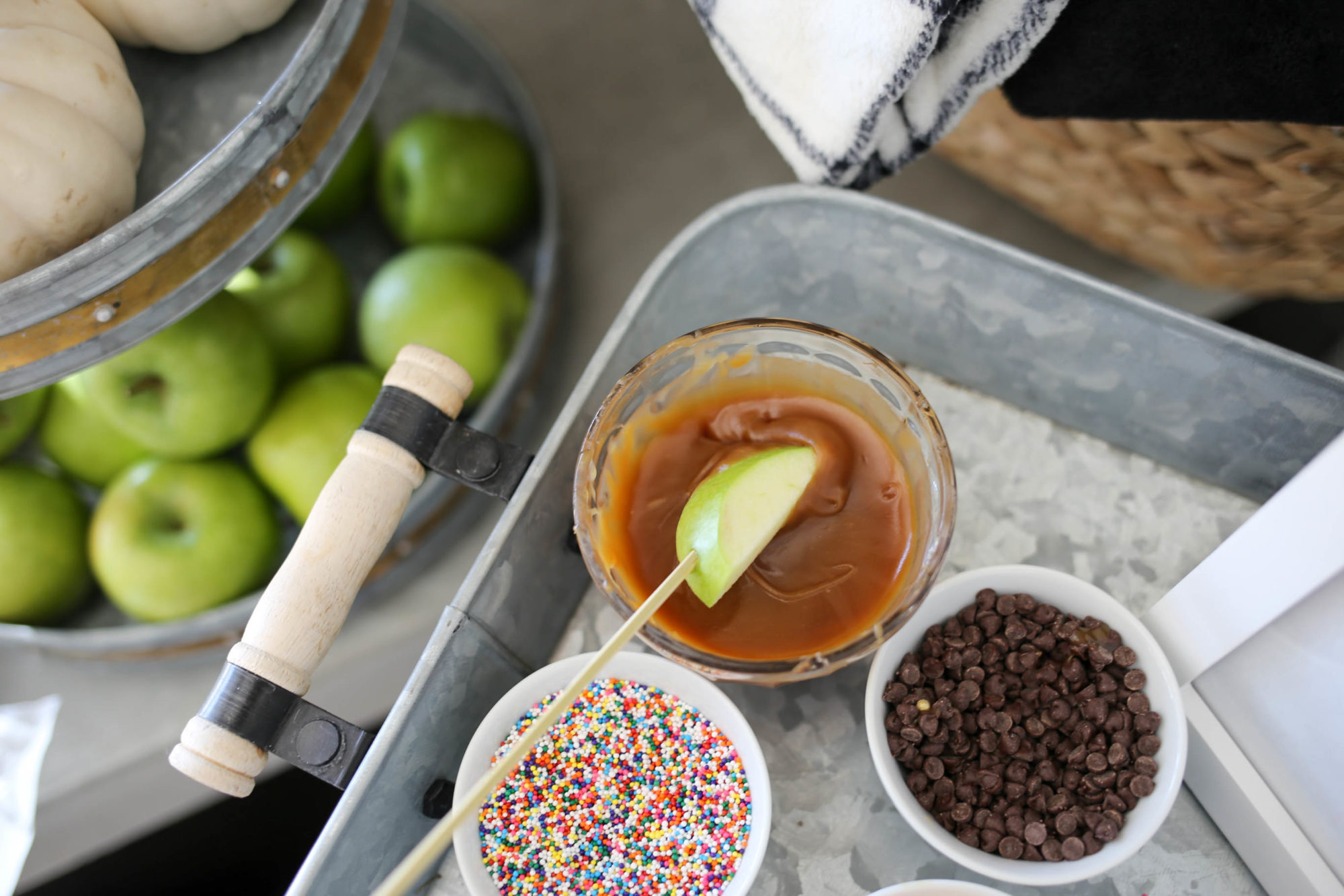 caramel apple bar