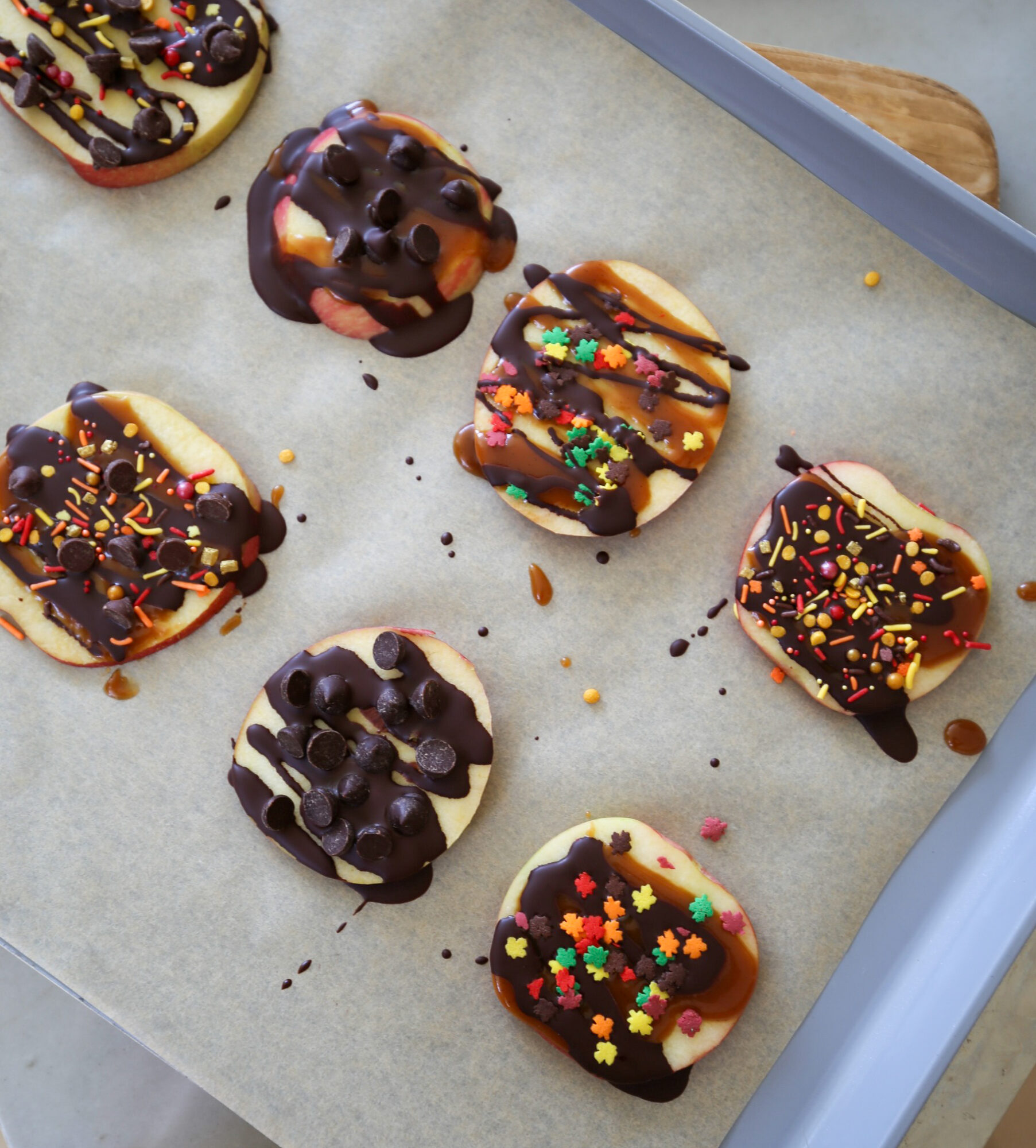 fall chocolate caramel apple slices