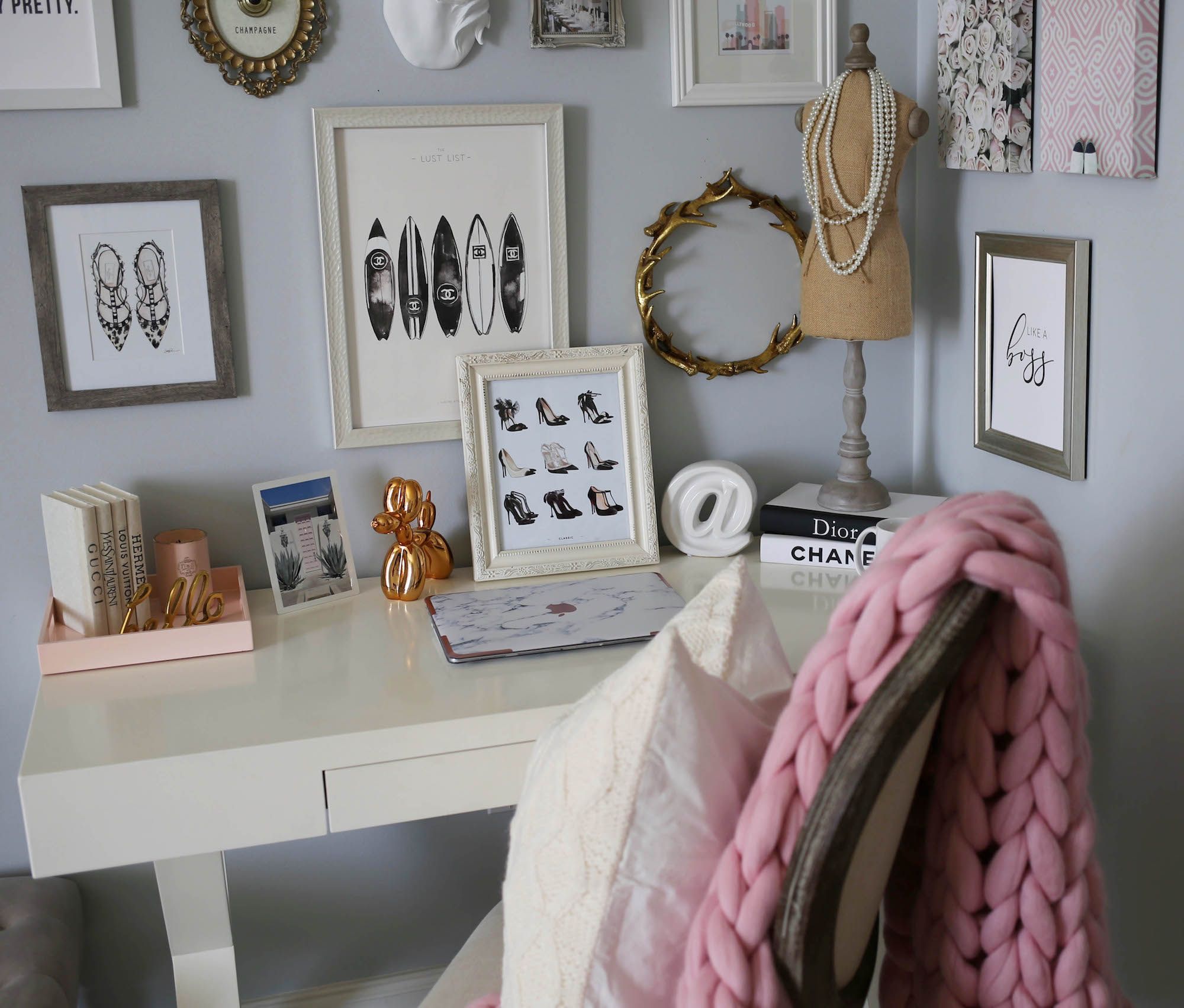 desk decor office space