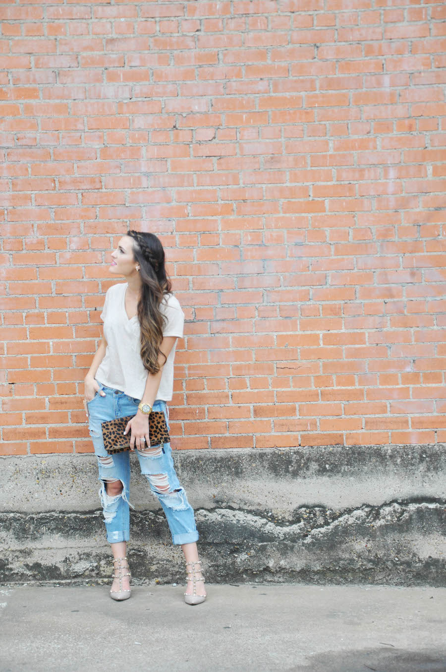 tee distressed denim