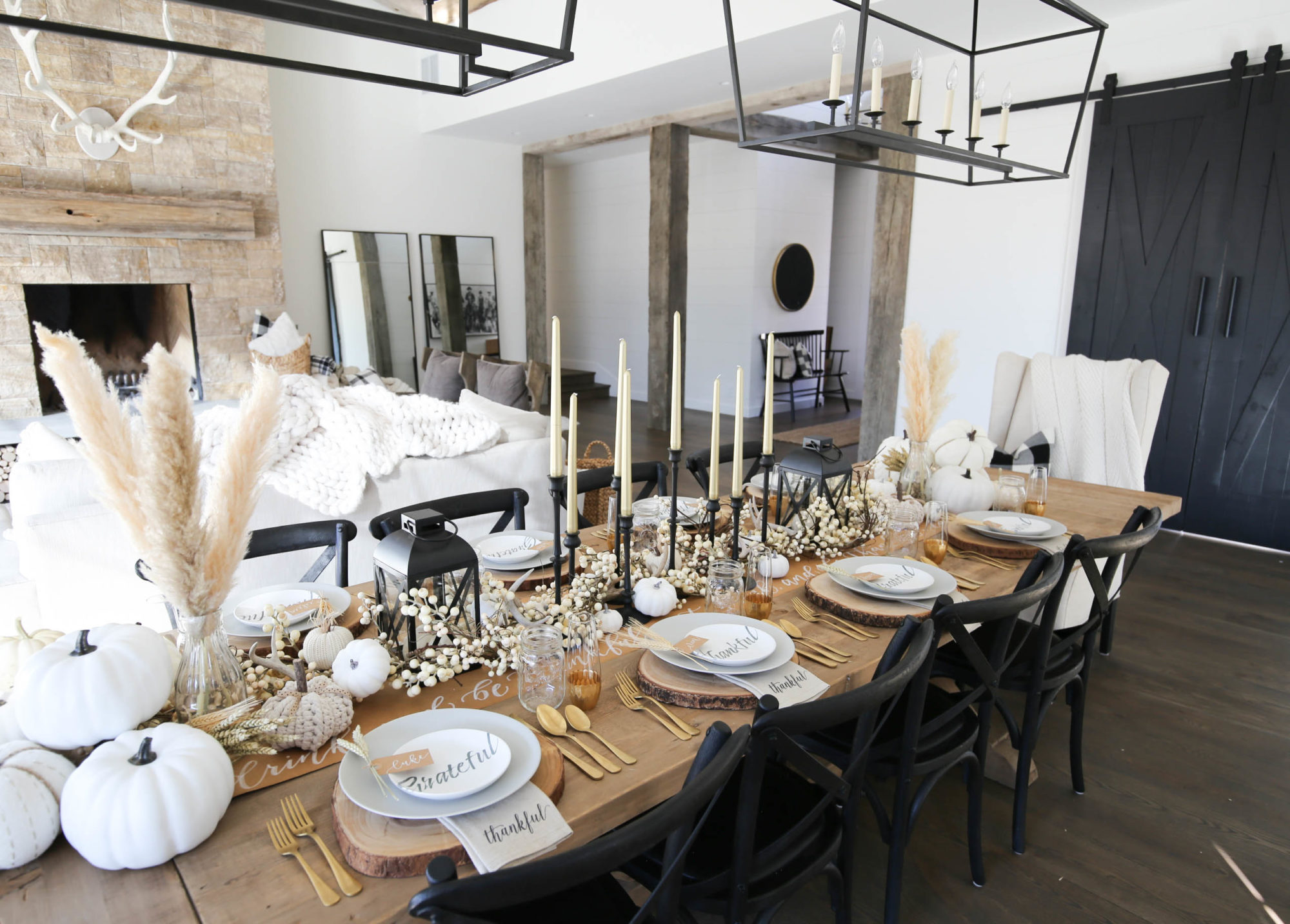thanksgiving table