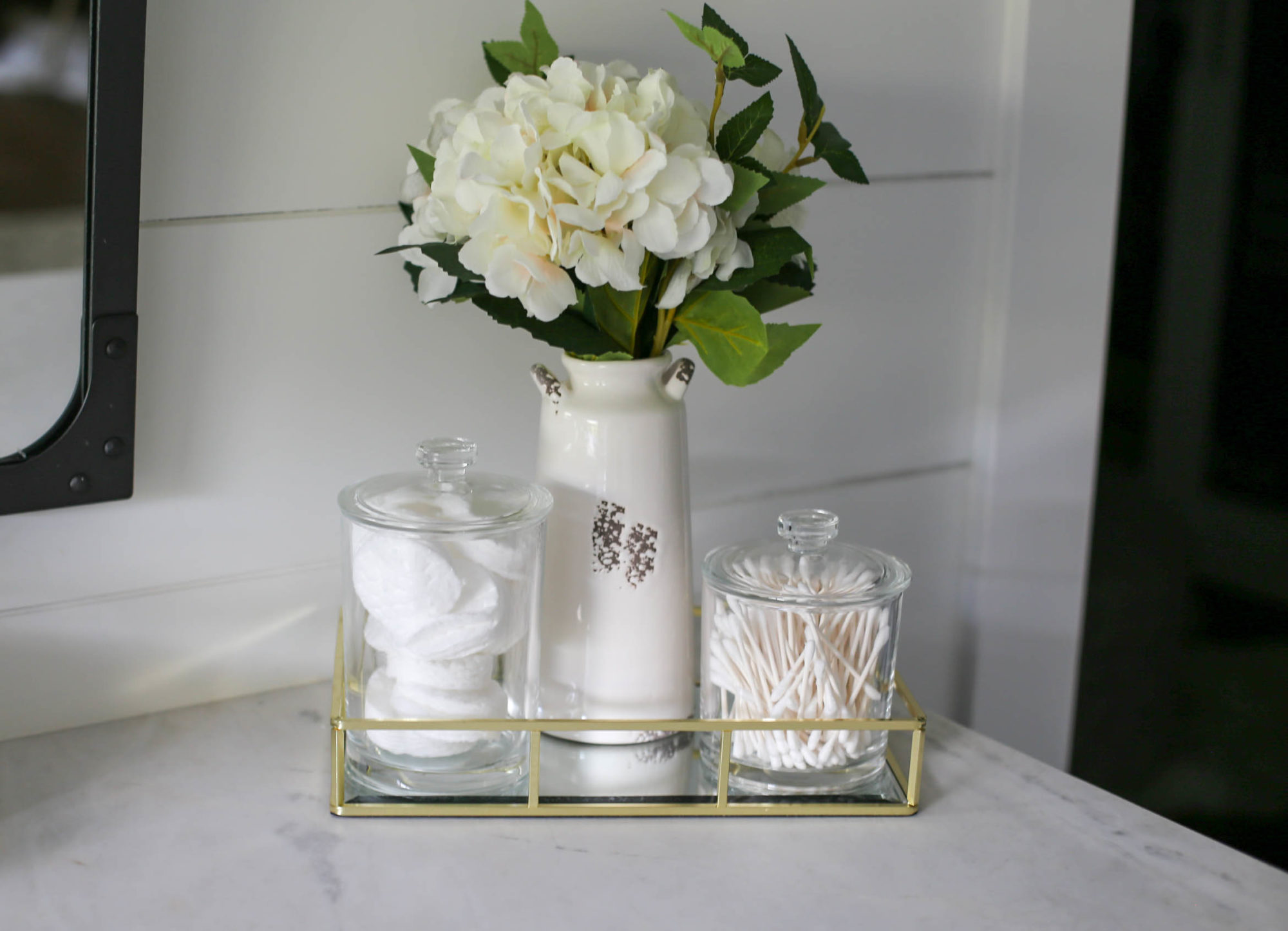 farmhouse bathroom
