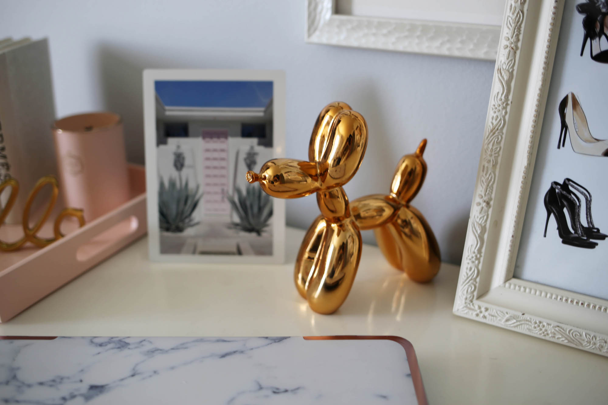 desk decor office space