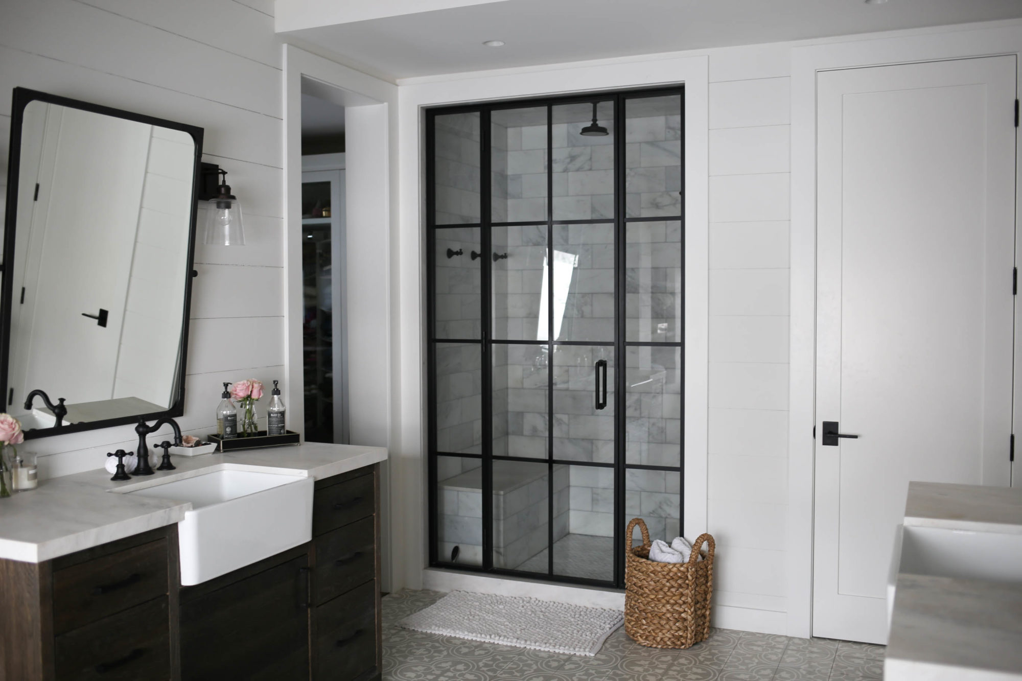farmhouse bathroom