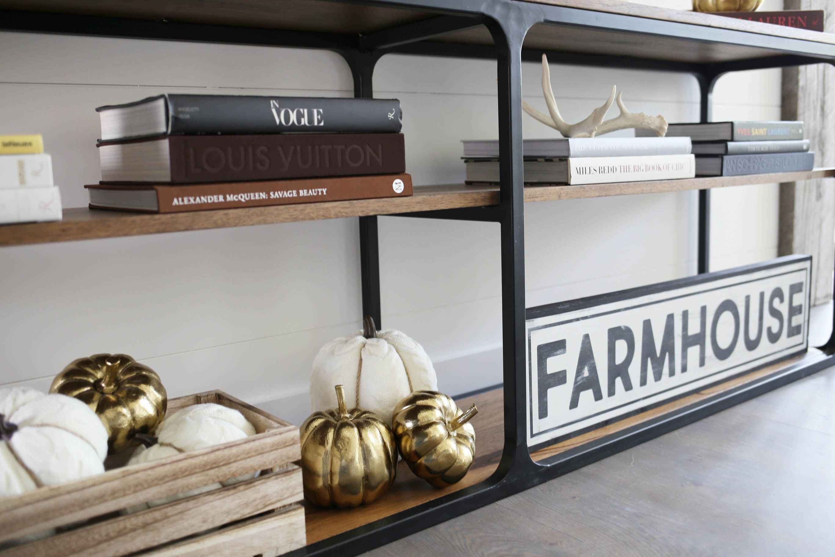 fall farmhouse entryway