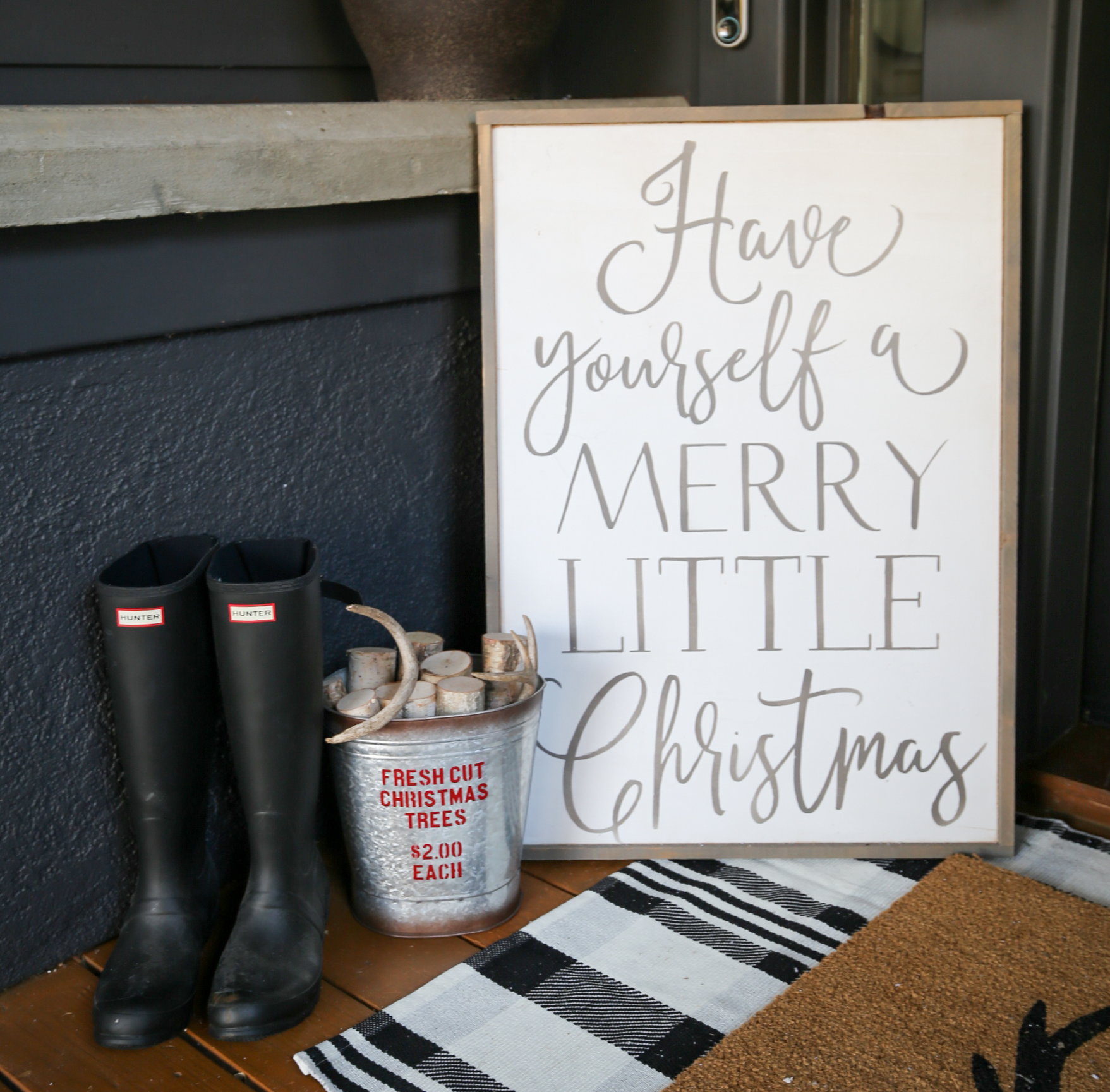 holiday front door decor
