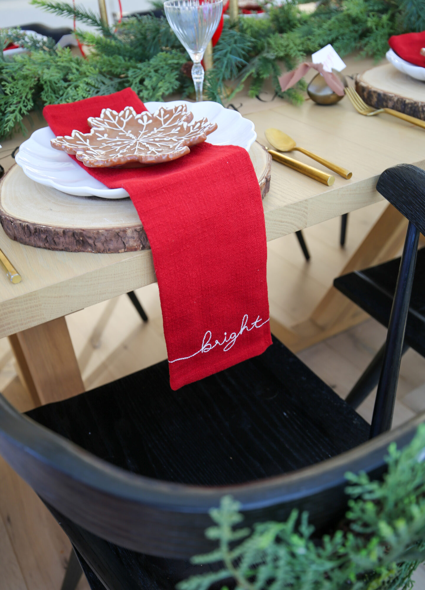 classic christmas tablescape