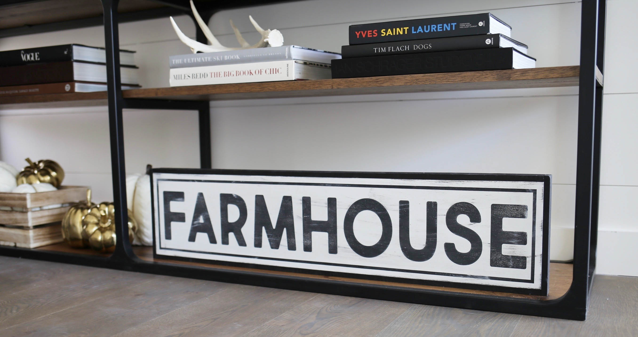 fall farmhouse entryway