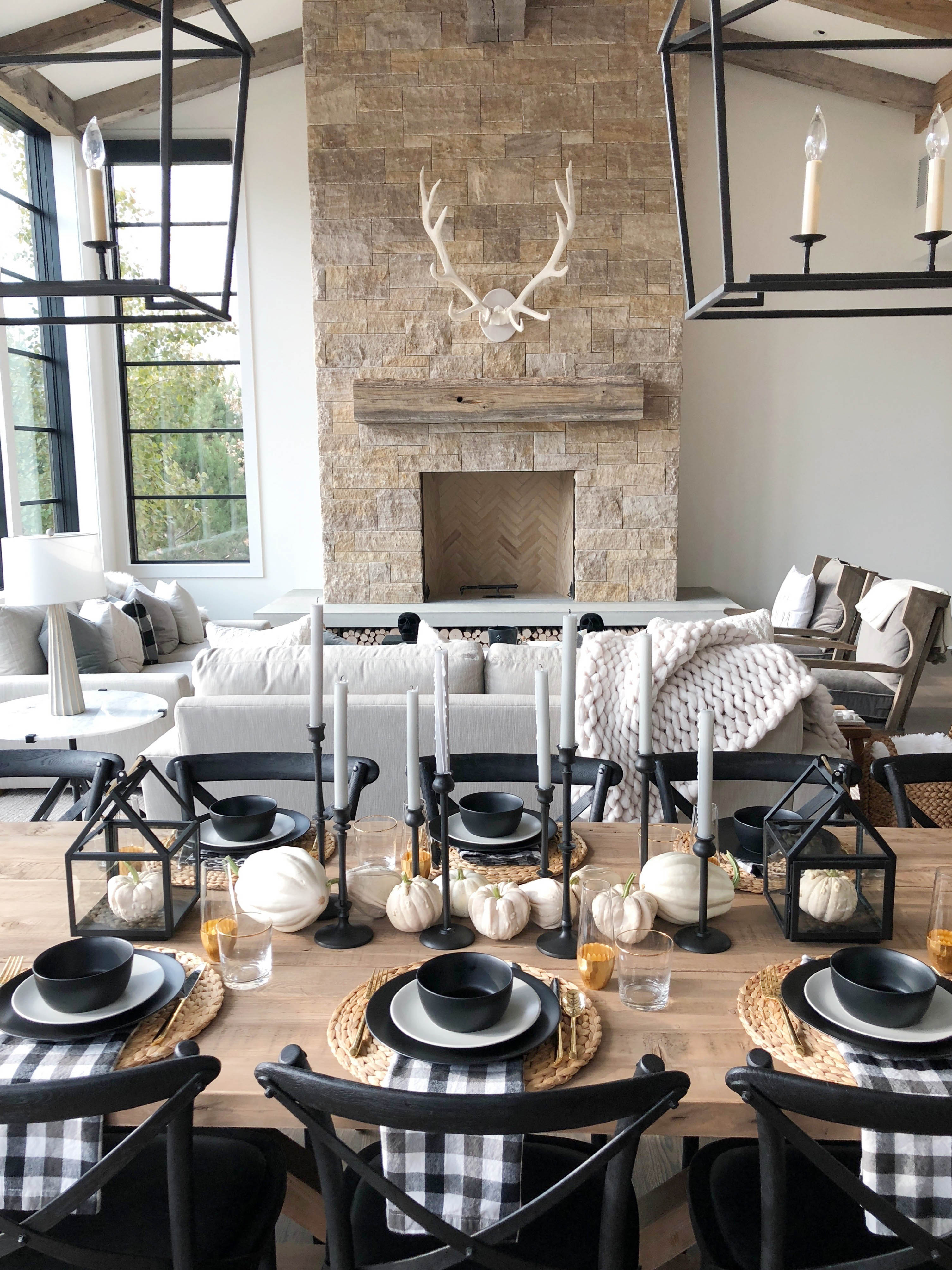 modern farmhouse tablescape